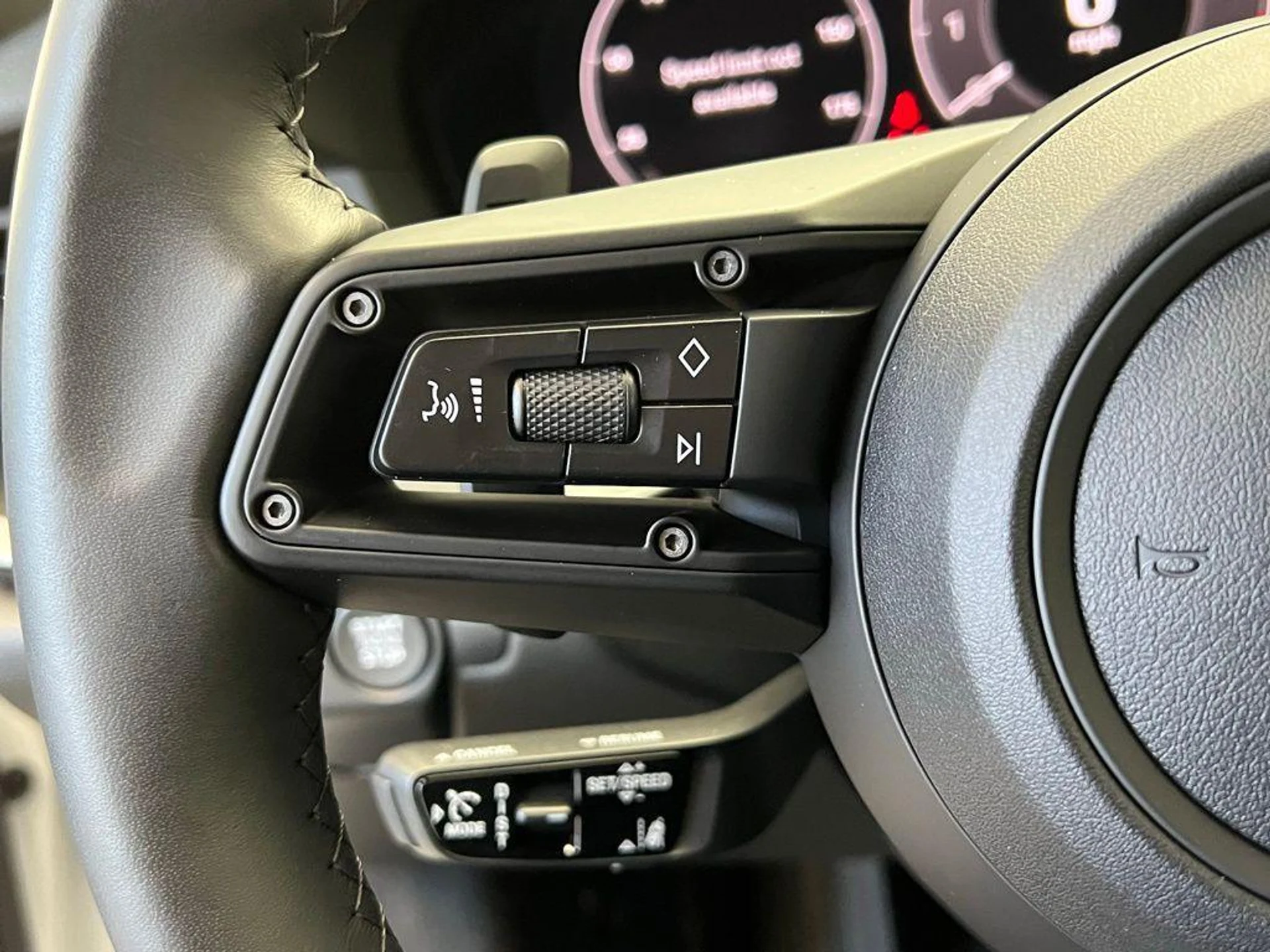 mph007_3486726334_g_R1trjs_WR_4_F03mj_P3_PQYYG_S3_Ks_a65b67e218