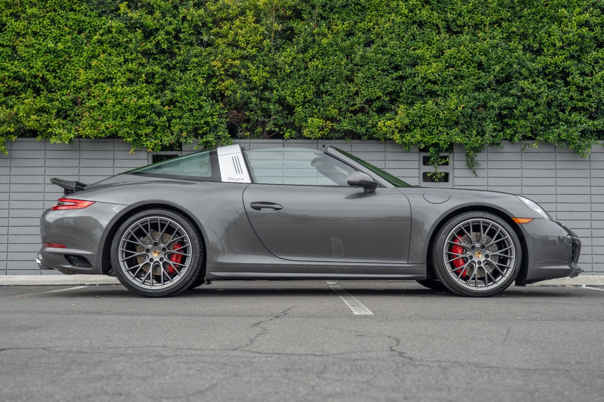 mph007_3491556935_Used_2017_Porsche_911_Targa_4_S_1761592215_04883be273