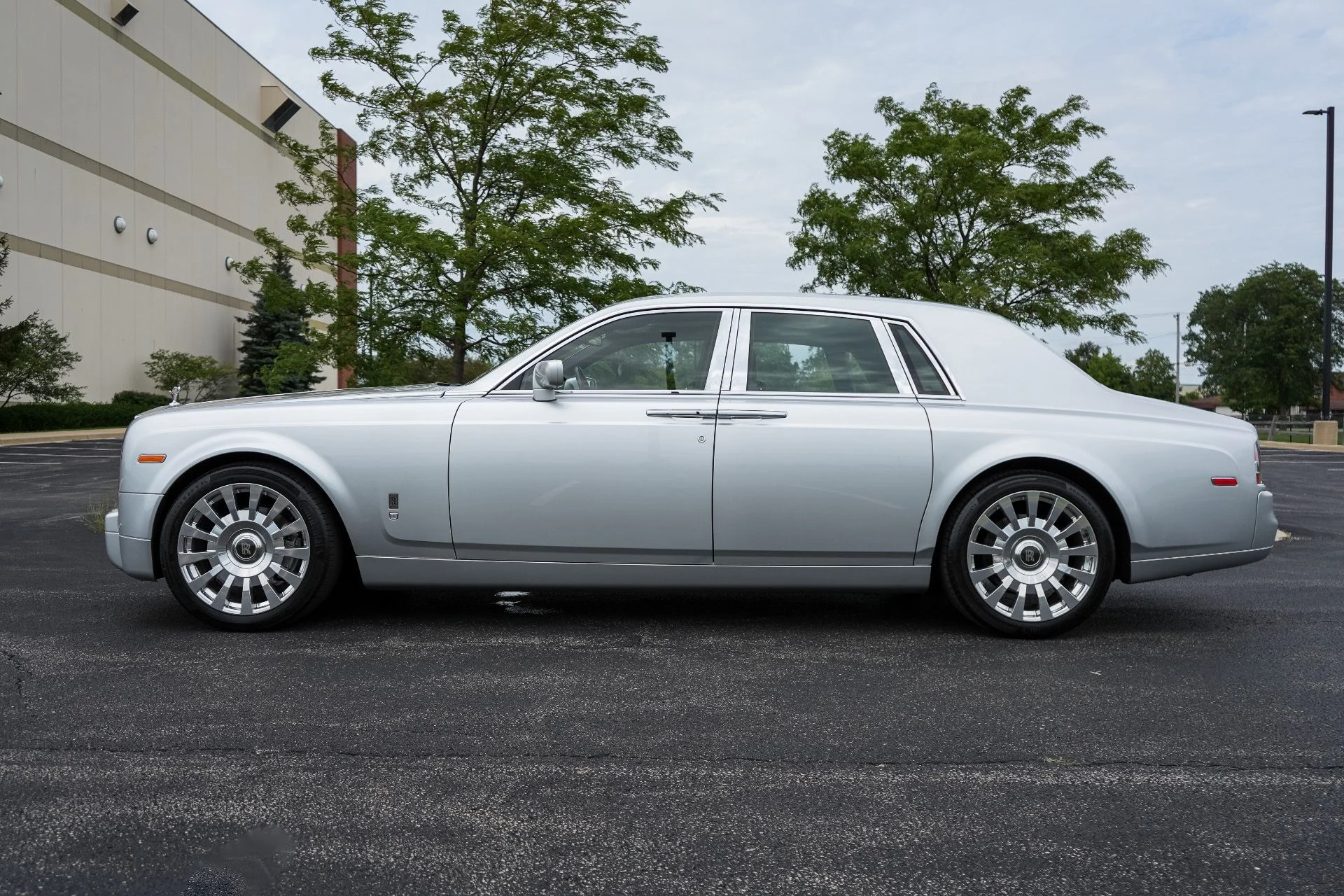 mph007_3492772888_Used_2005_Rolls_Royce_Phantom_1787087595_07be1ef208