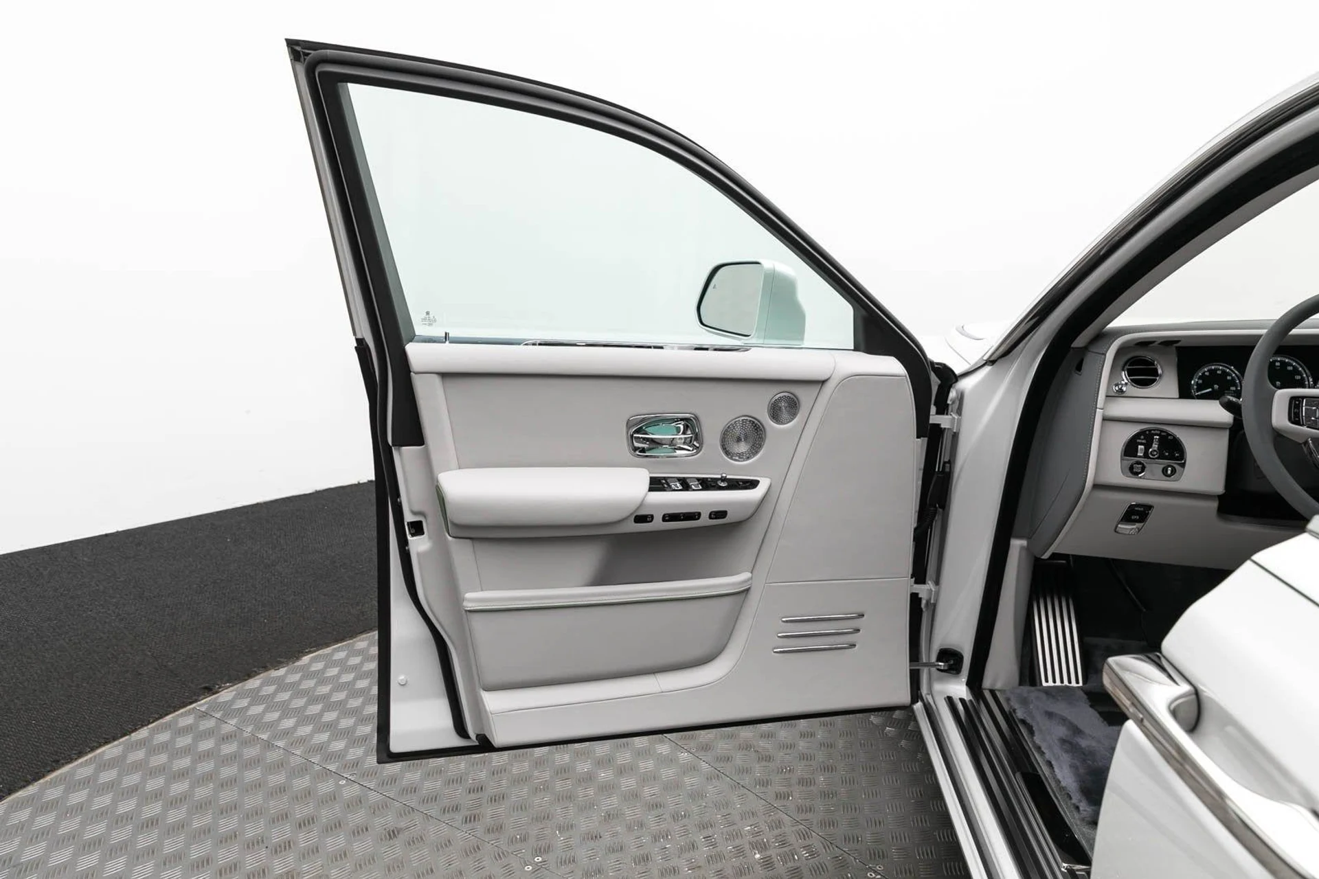 mph007_349526574_8_a0c05e623c