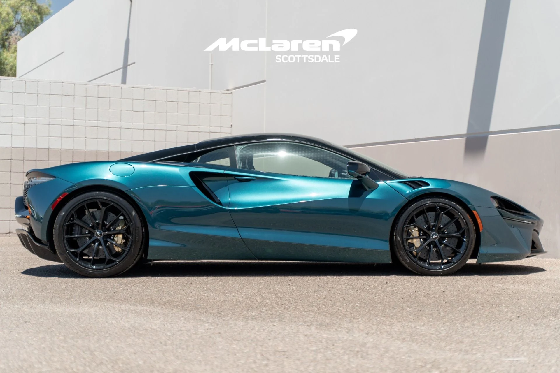mph007_3498379572_Used_2023_MCLAREN_ARTURA_1780692306_180c55137a