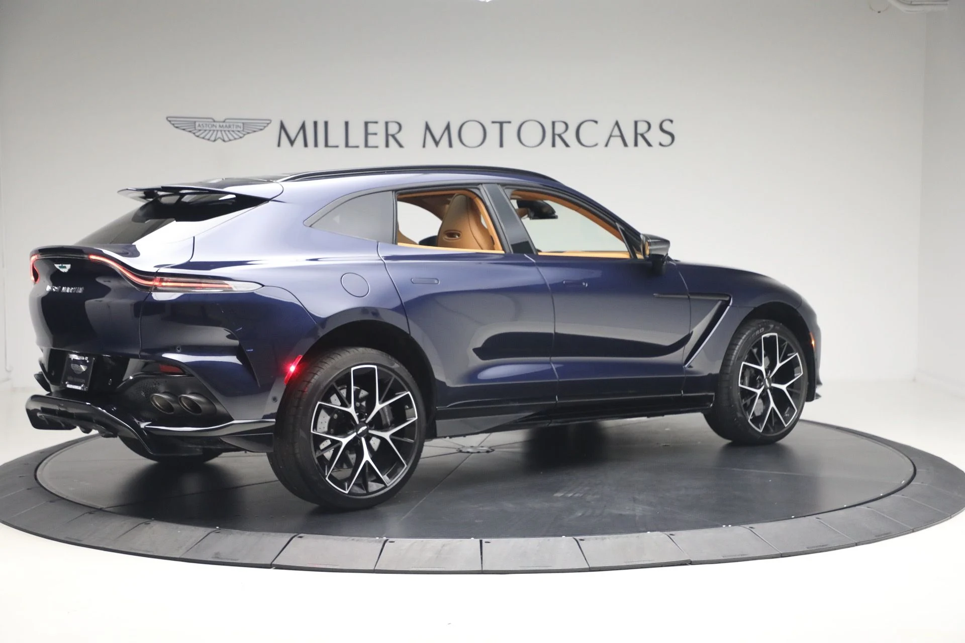 mph007_3503597290_Used_2026_Aston_Martin_DBX_707_1780937341_bc5a66c90e