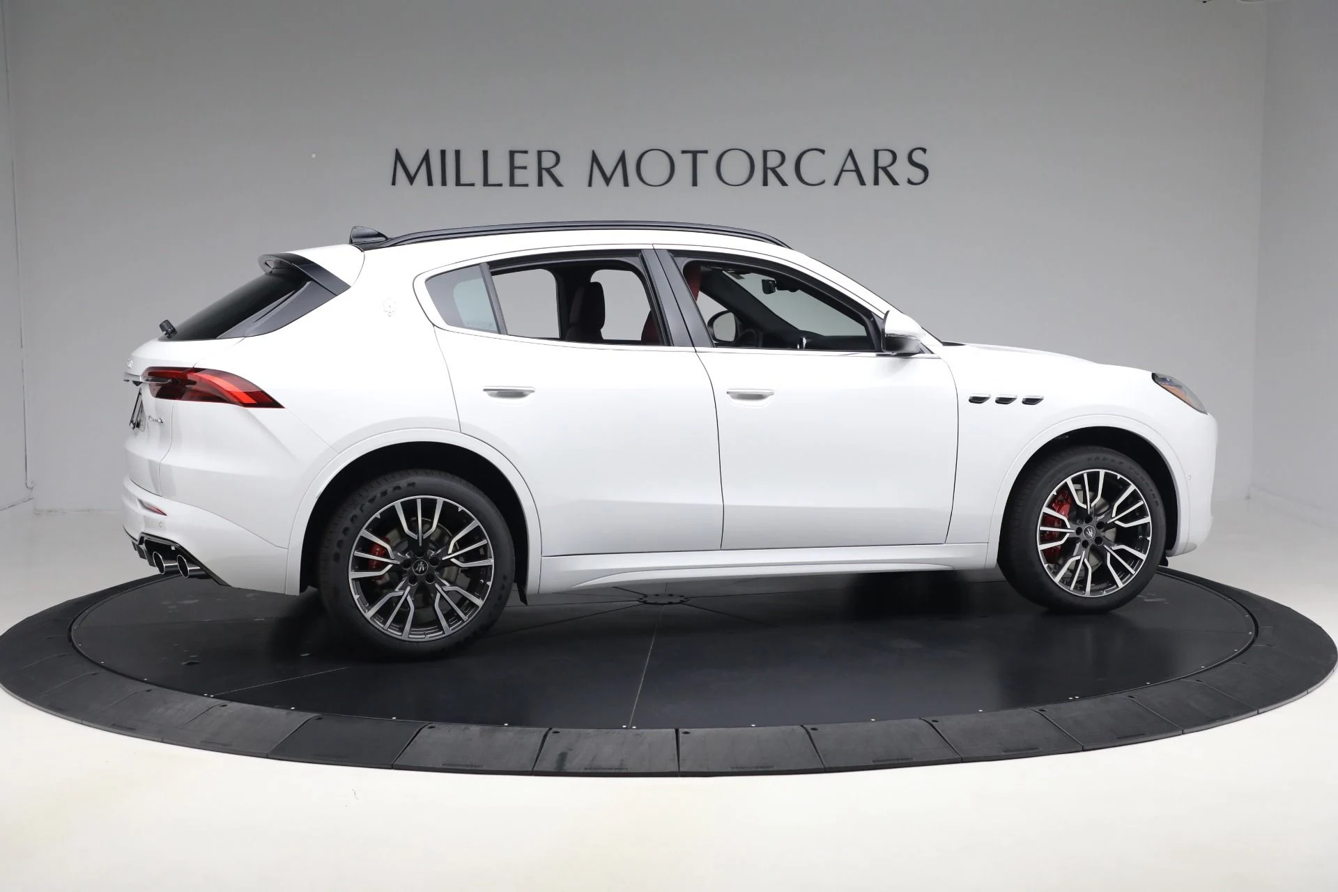 mph007_3508734562_New_2025_Maserati_Grecale_ea3eb7355d