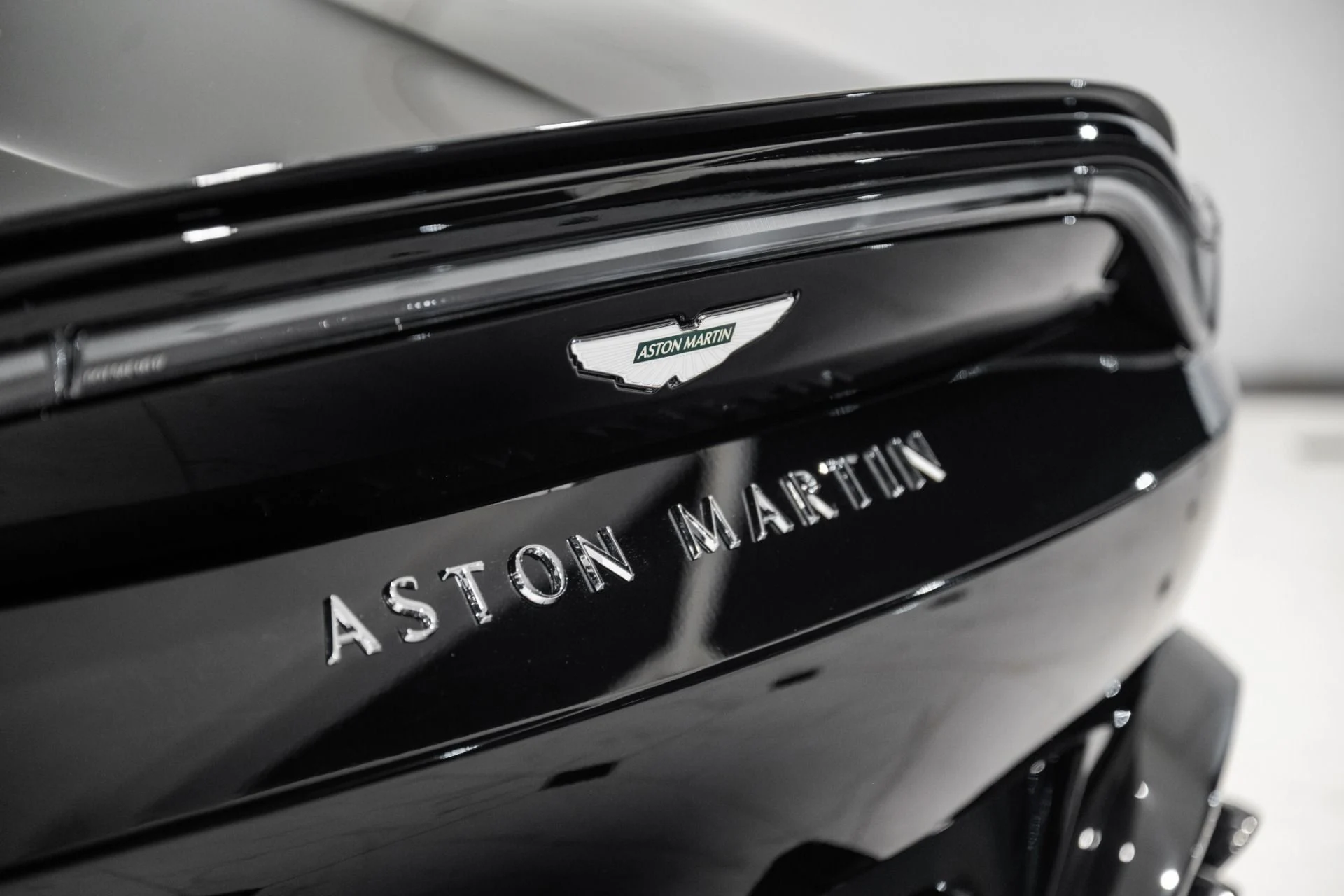 mph007_3512401254_New_2026_Aston_Martin_Vantage_S_Roadster_1780941042_aaa125fbb3