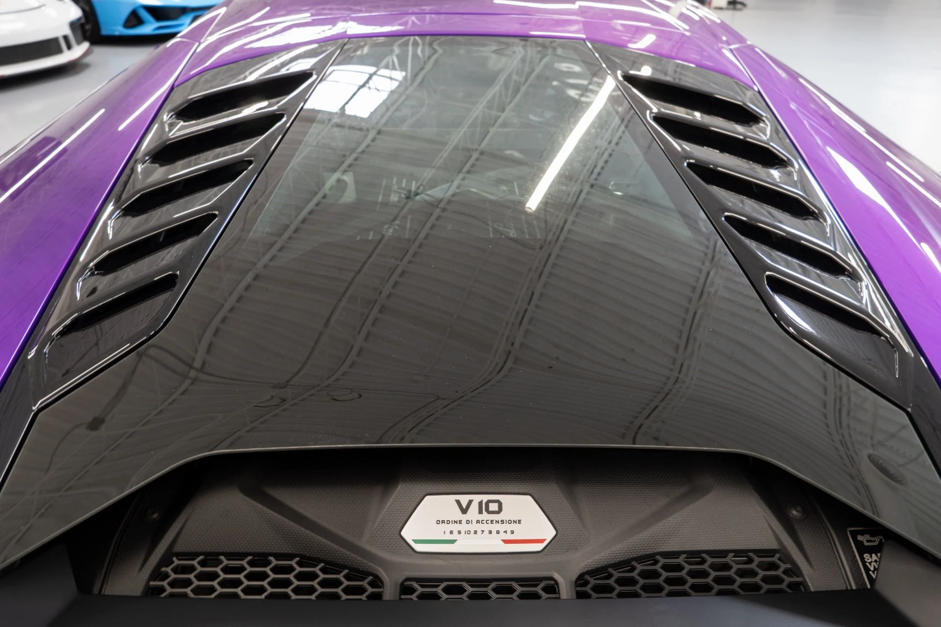 mph007_3515129733_Used_2023_Lamborghini_Huracan_EVO_1759348763_7169f1d54c