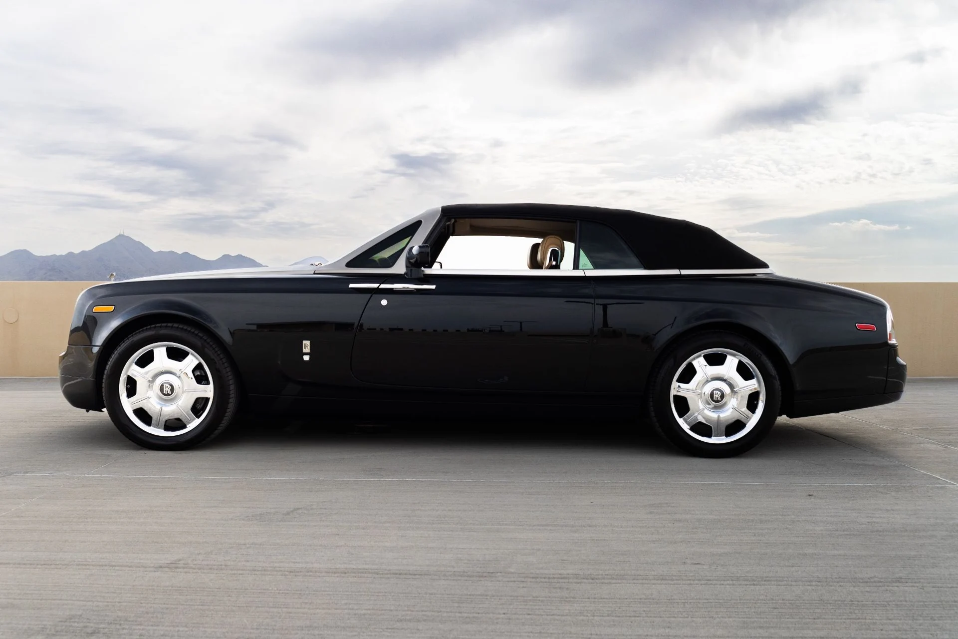 mph007_3518364720_Used_2009_Rolls_Royce_Phantom_Drophead_Coupe_1775064256_4761d4be55