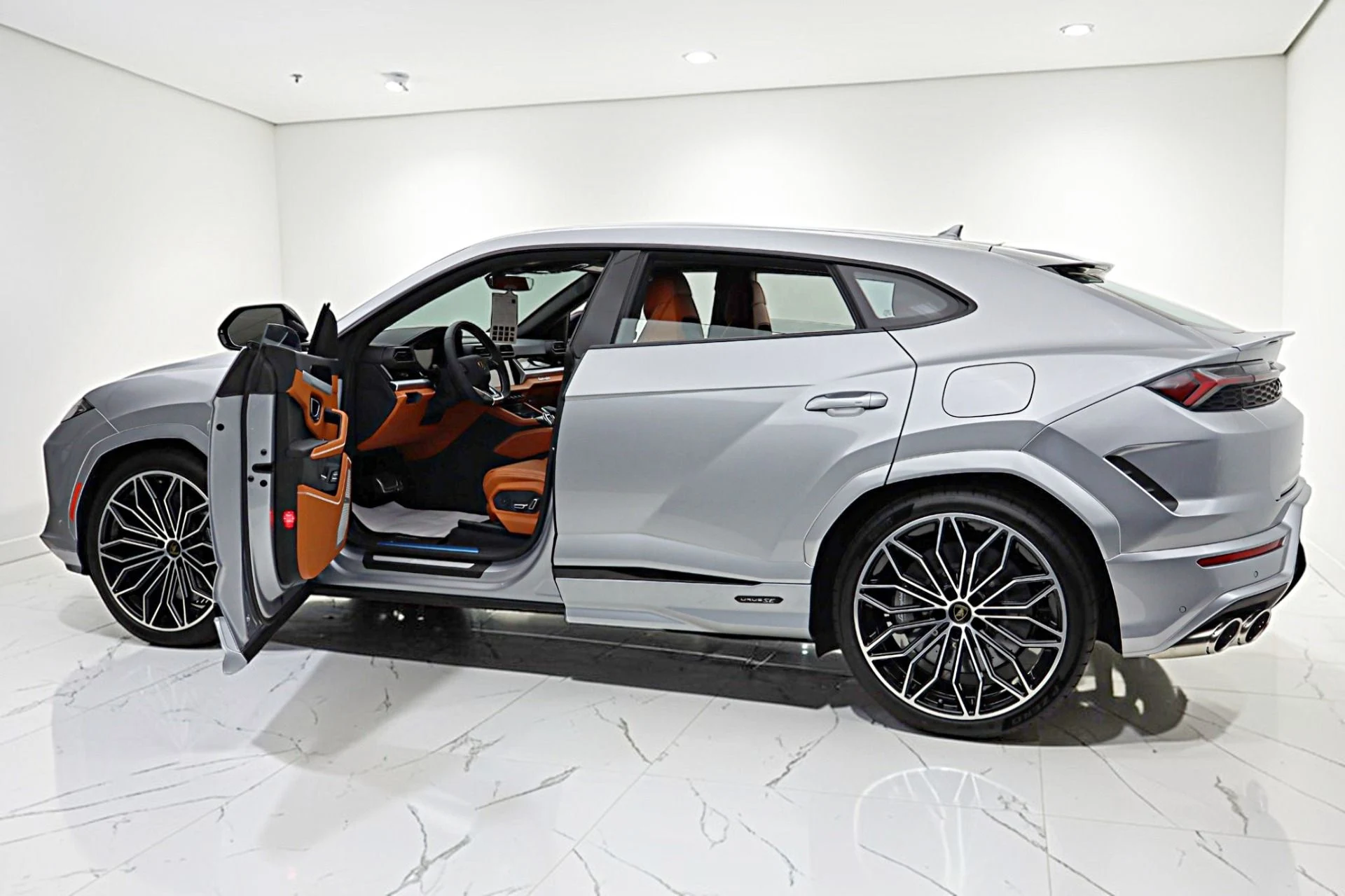 mph007_3518704112_Used_2026_Lamborghini_Urus_SELEASE_OPTIONS_AVAILABLE_d1138ee64a