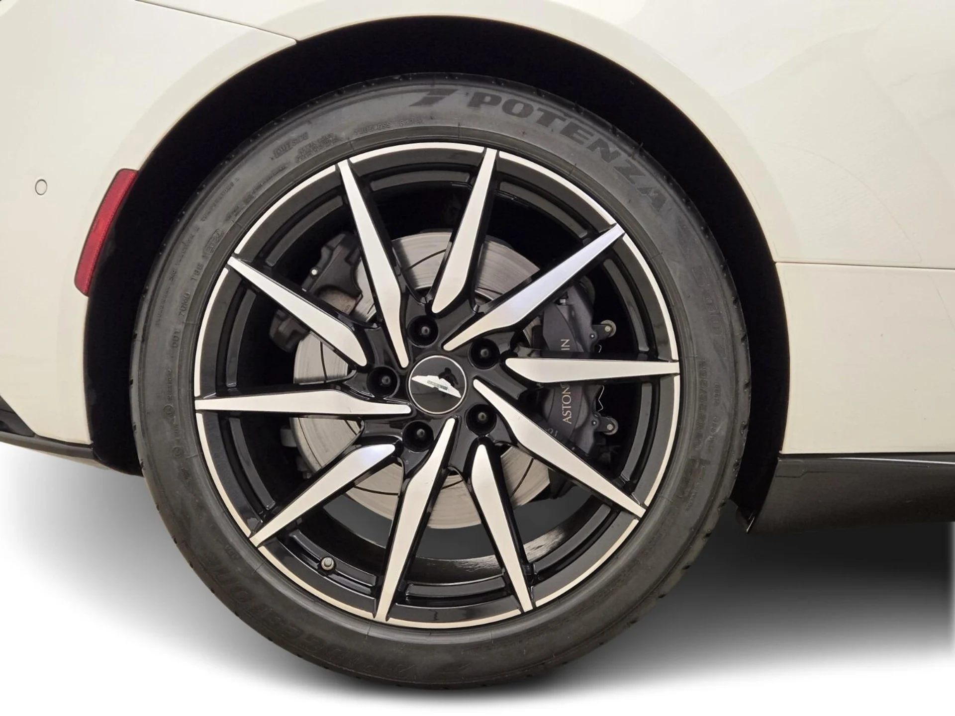 mph007_3519170218_Used_2021_Aston_Martin_DB_11_Volante_1754376690_767b340449