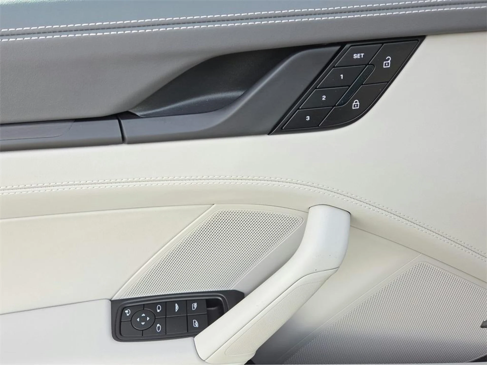 mph007_3522986741_7_R1_T_W_Yop5j_Rf1r_BN_56_Ep_A_Up0j_Y_8909e2e096