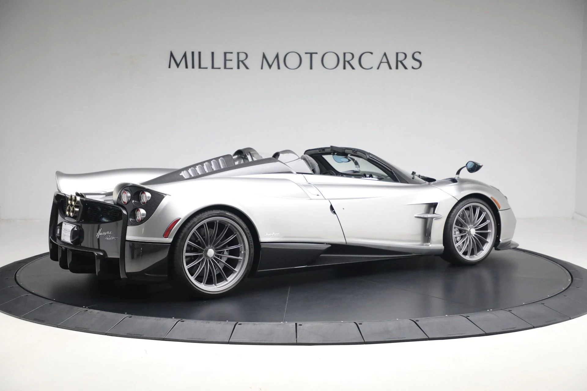 mph007_3533707718_Used_2017_Pagani_Huayra_Roadster_1769208152_746f8af35d