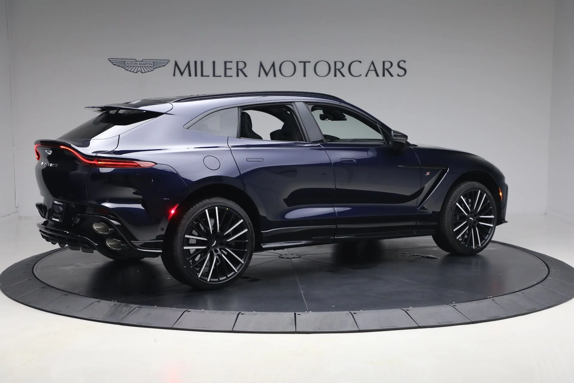 mph007_3543501405_New_2026_Aston_Martin_DBX_S_1767980994_c8eab98900