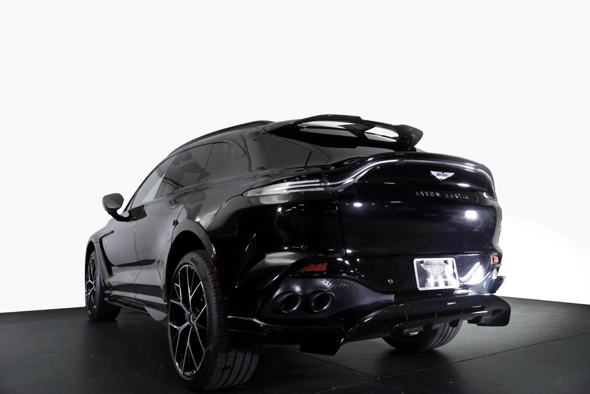 mph007_3544246922_New_2026_Aston_Martin_DBX_707_1769661941_40c9dd1666