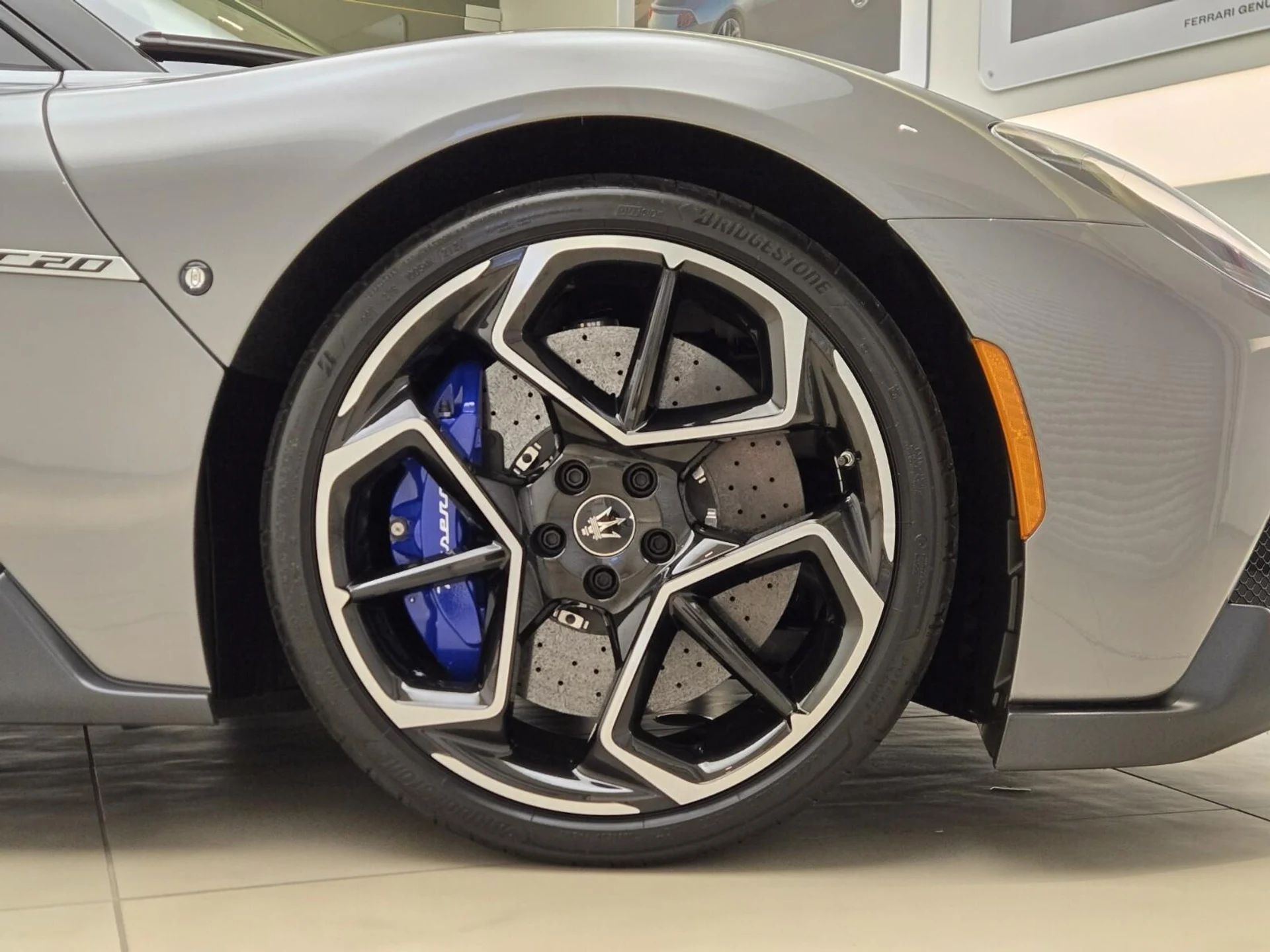 mph007_3555279581_Used_2022_Maserati_MC_20_1767077617_b3e3483085