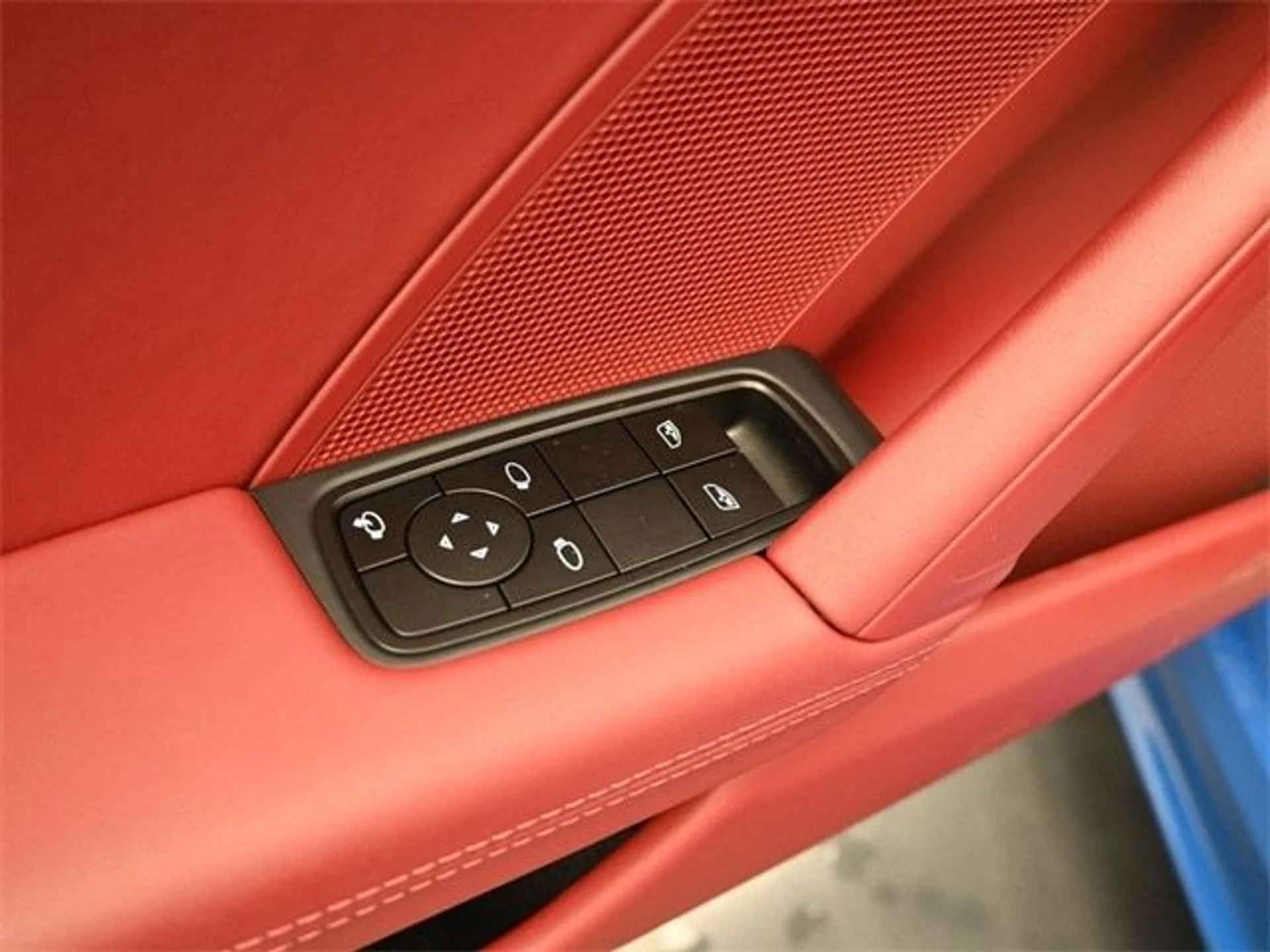 mph007_3556111716_6279f7b2f3f3215da1e5b05a4669c7f7x_793e9e804d