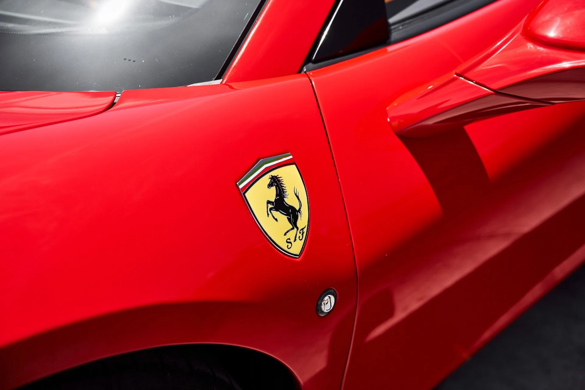 mph007_3556587289_Used_2021_Ferrari_F8_Spider_Base_1780443676_d2386f4151