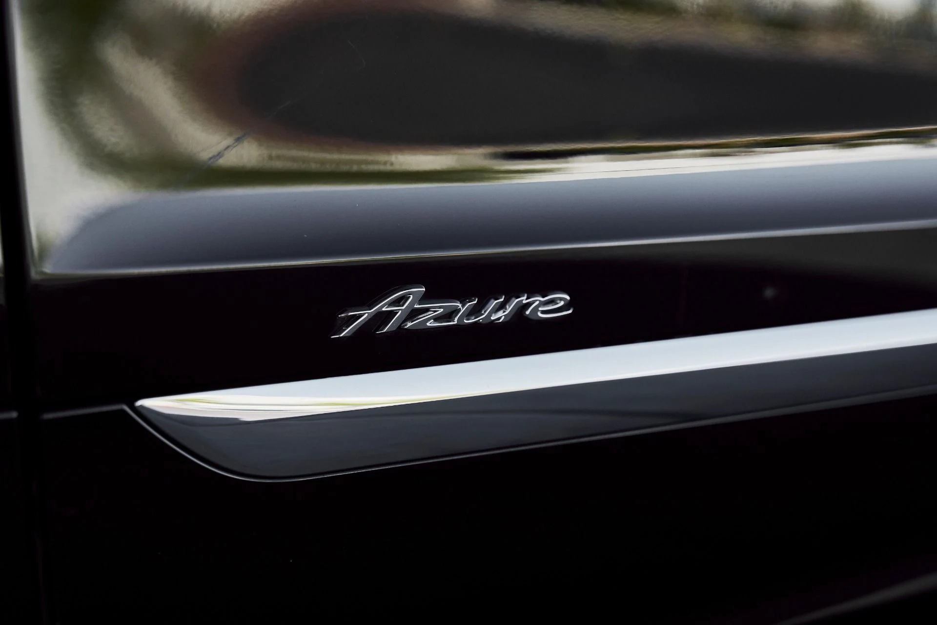 mph007_3558563704_Used_2023_Bentley_Bentayga_EWB_Azure_1773968847_79f87bb98a