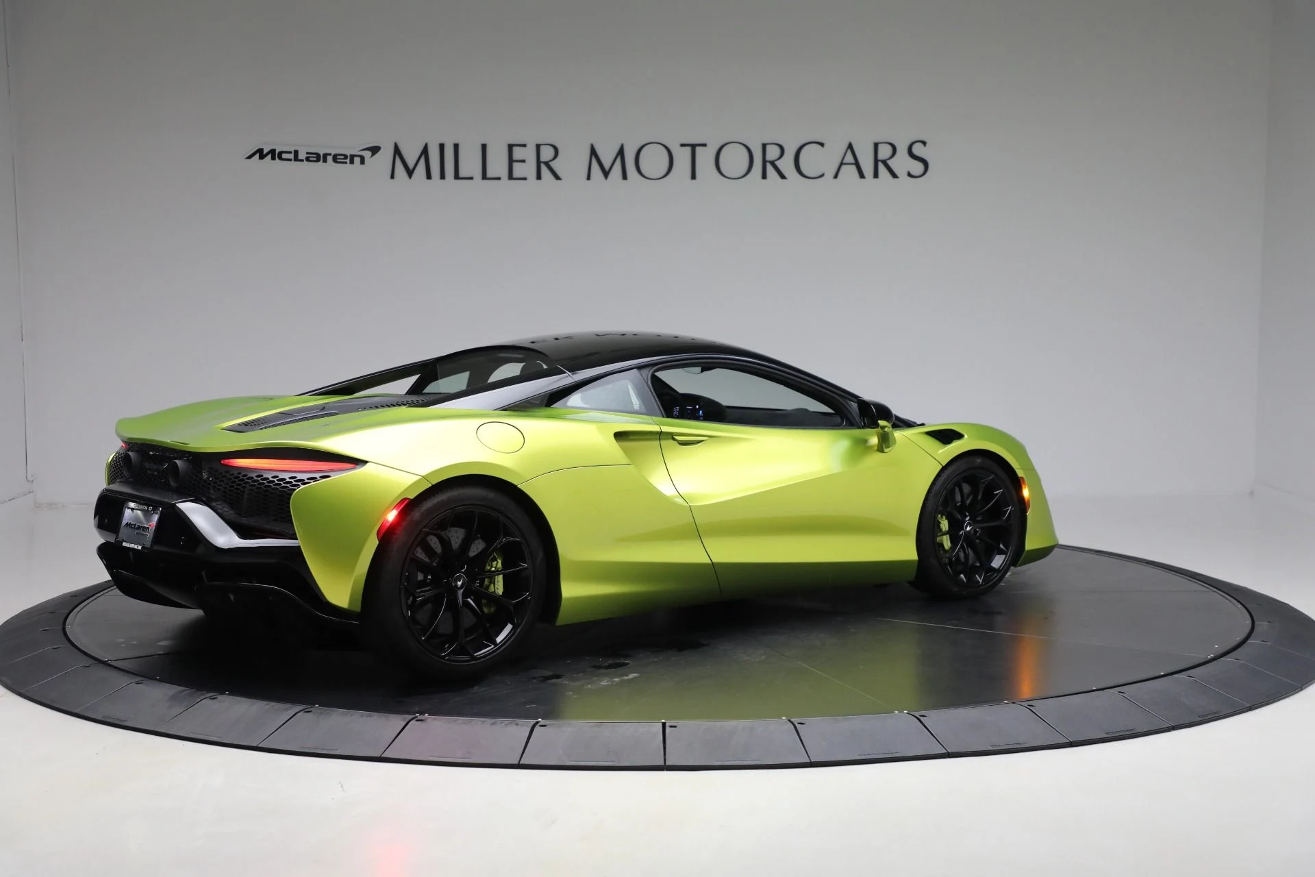 mph007_3558894388_Used_2024_Mc_Laren_Artura_Performance_0ae66ba2ca