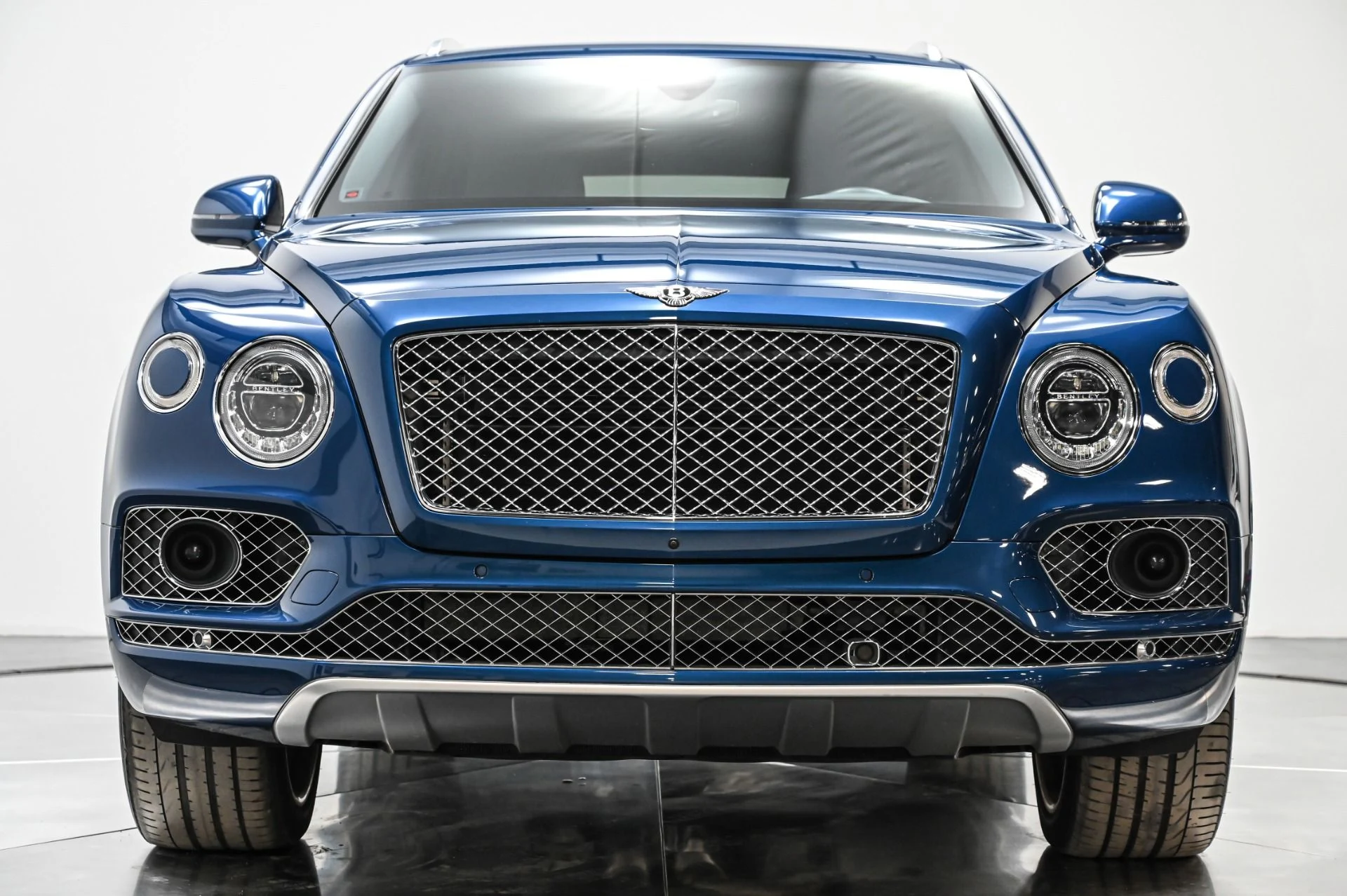 mph007_3569766145_Used_2018_Bentley_Bentayga_W12_1749249665_76b2e694d3