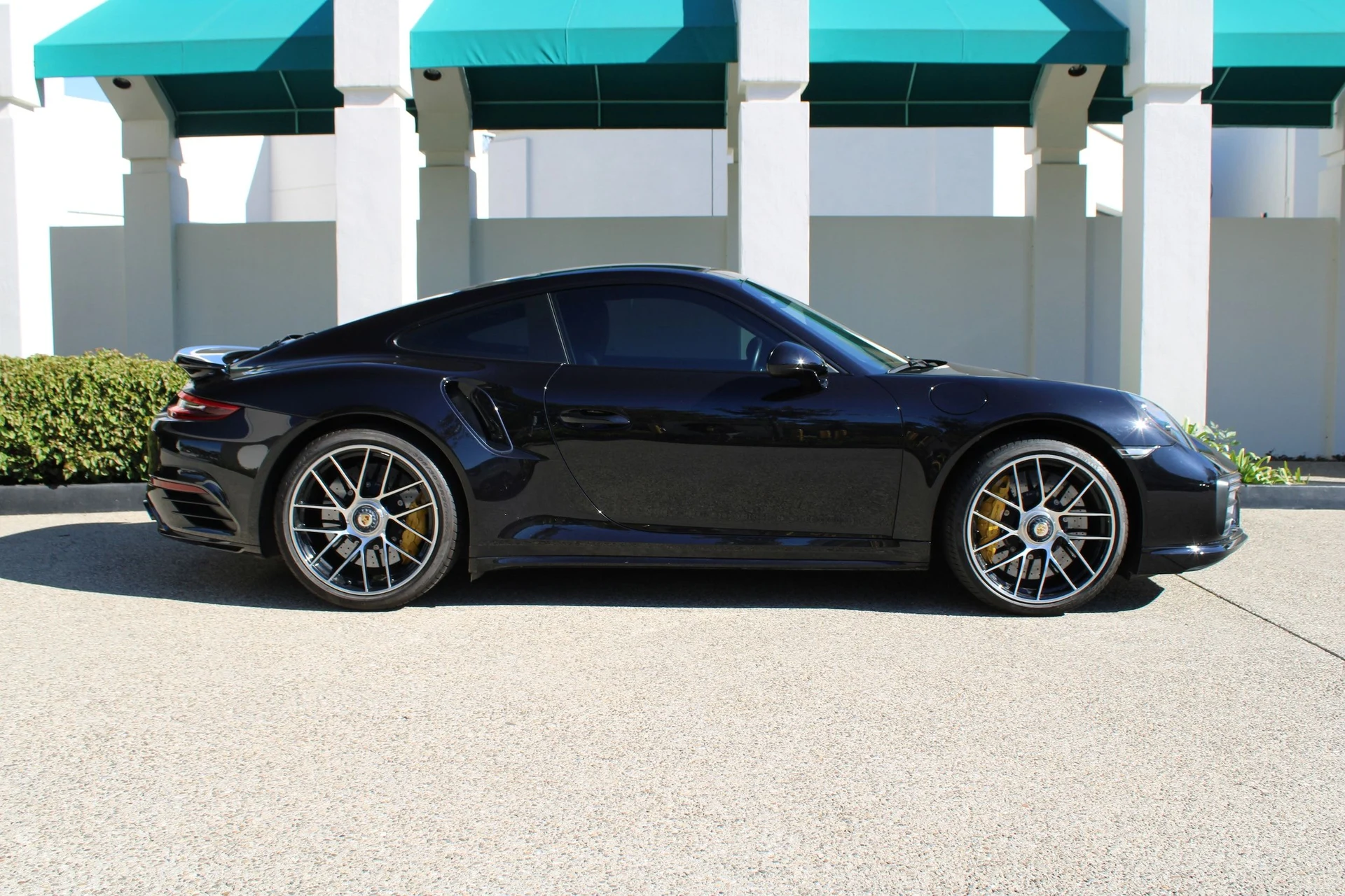 mph007_357420725_c817981809819608c888f9fe0a0613e9x_226c2046d0