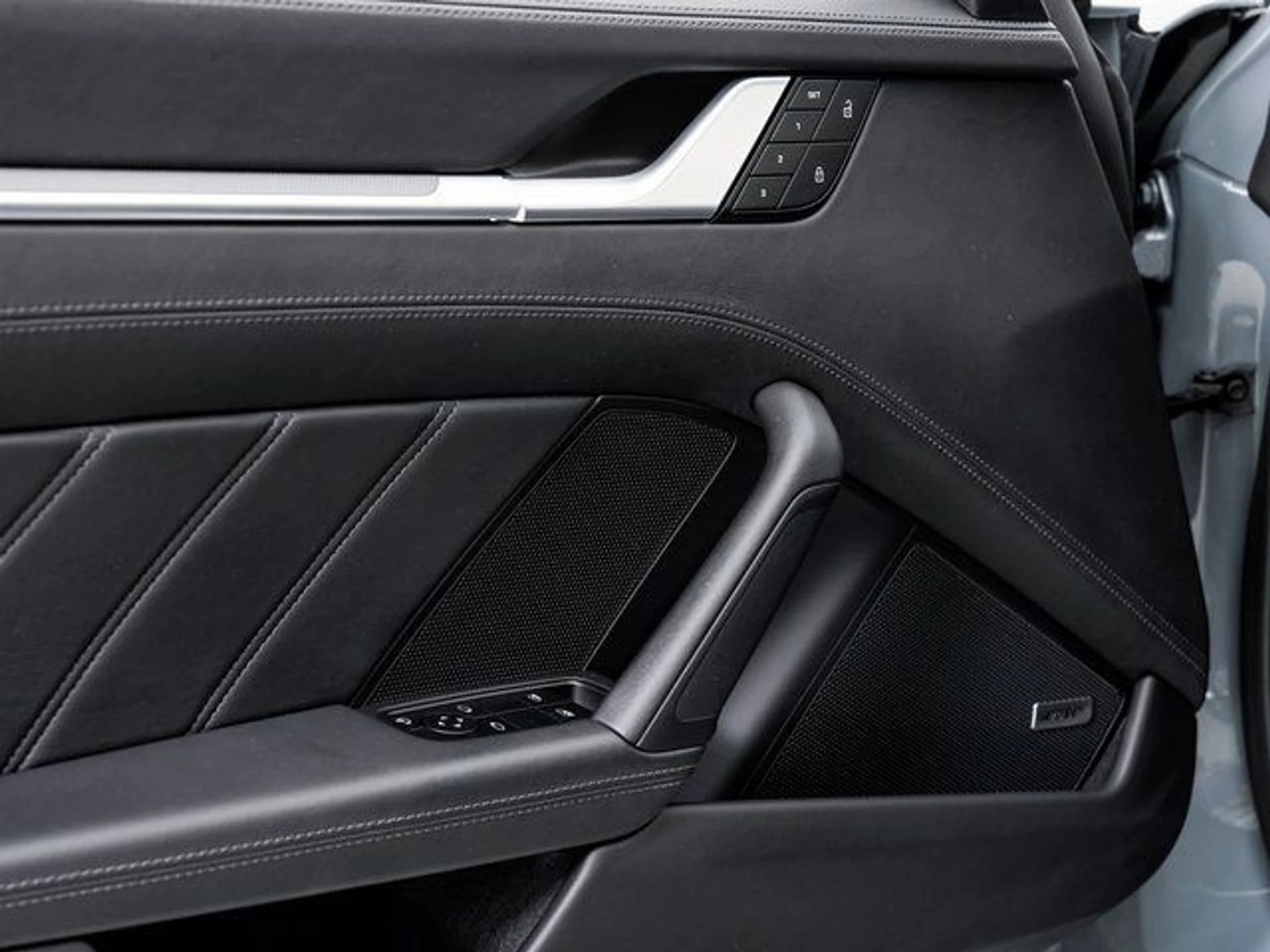 mph007_3576419921_7447c1aa6c3182b27a0eeda3a9db49e5_bd78671d0f