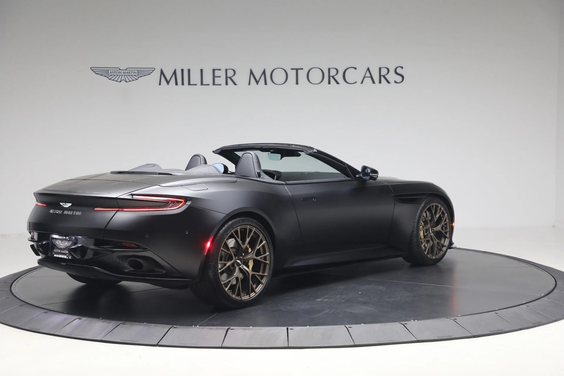 mph007_3611081605_Used_2024_Aston_Martin_DB_12_Volante_1778012465_2905a6ba63