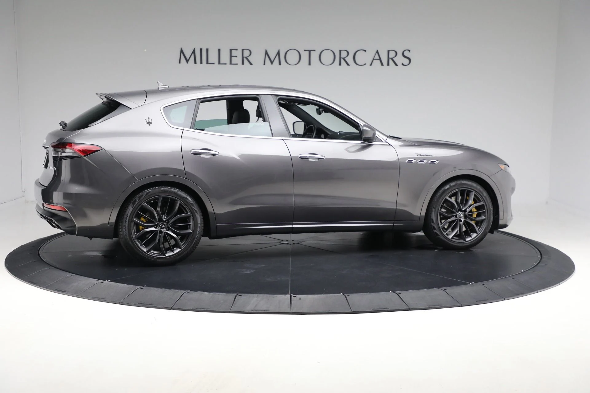 mph007_3618949061_Used_2022_Maserati_Levante_Modena_93718da236