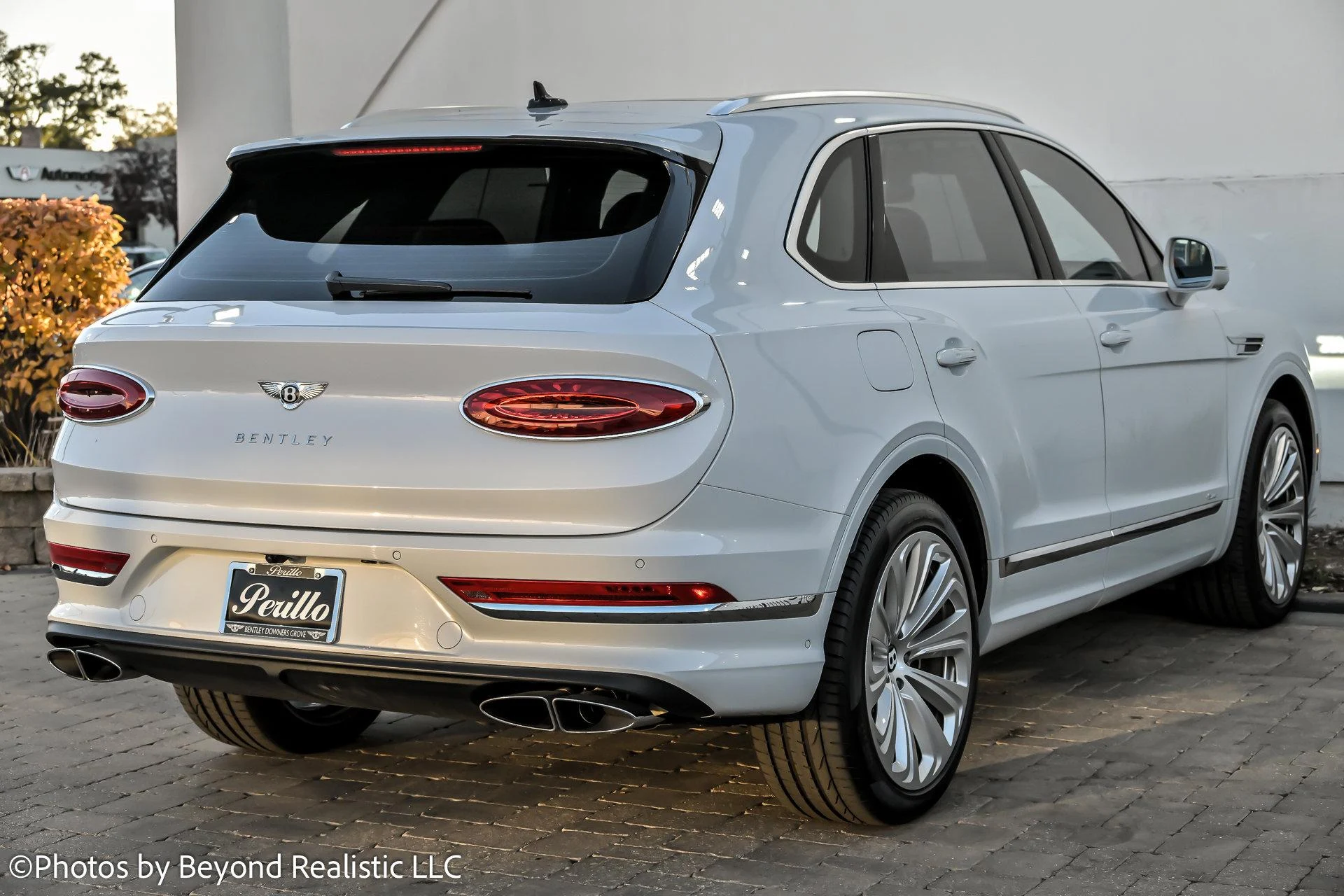 mph007_3622094406_Used_2024_Bentley_Bentayga_V8_1764105143_d3e4b28eb0