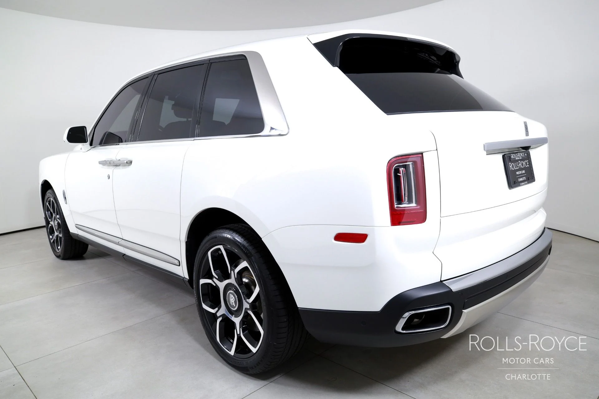 mph007_3623441761_Used_2020_Rolls_Royce_Cullinan_1754408854_5abf3ef6d5