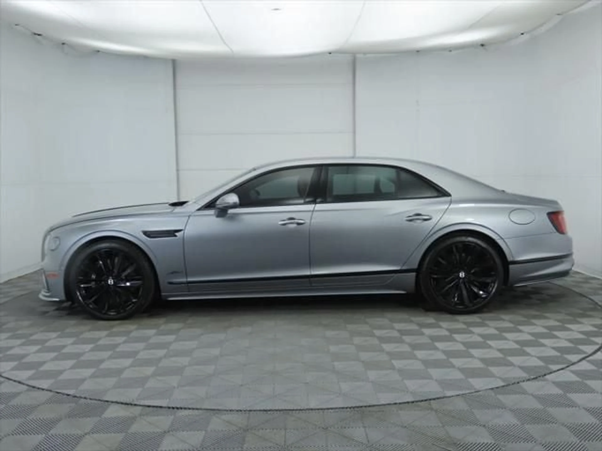 mph007_3625386725_used_2025_bentley_flying_spur_speedsedan_8119_23018472_8_640_91fa02a567