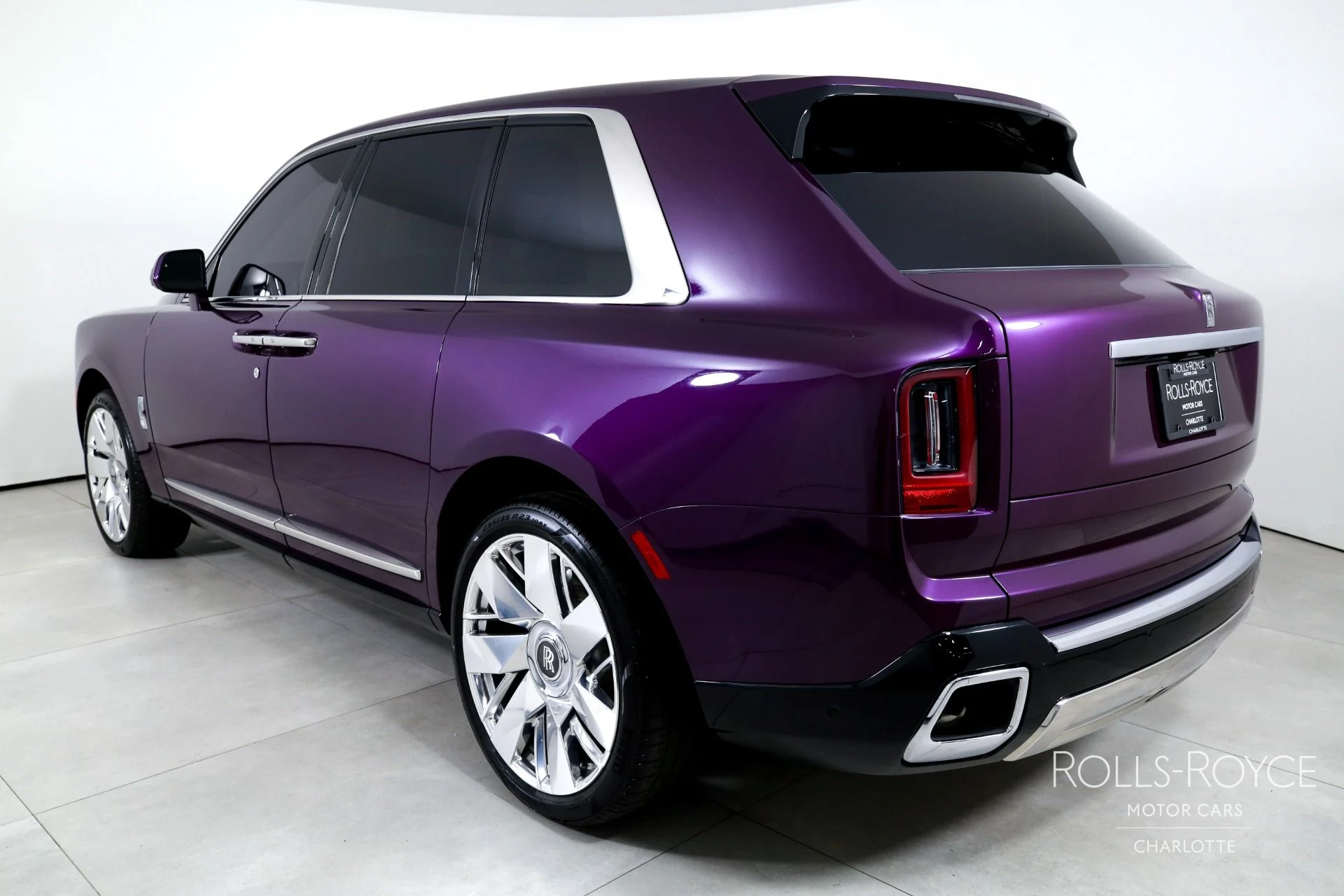 mph007_3627671969_Used_2025_Rolls_Royce_Cullinan_1790089406_dab9857302