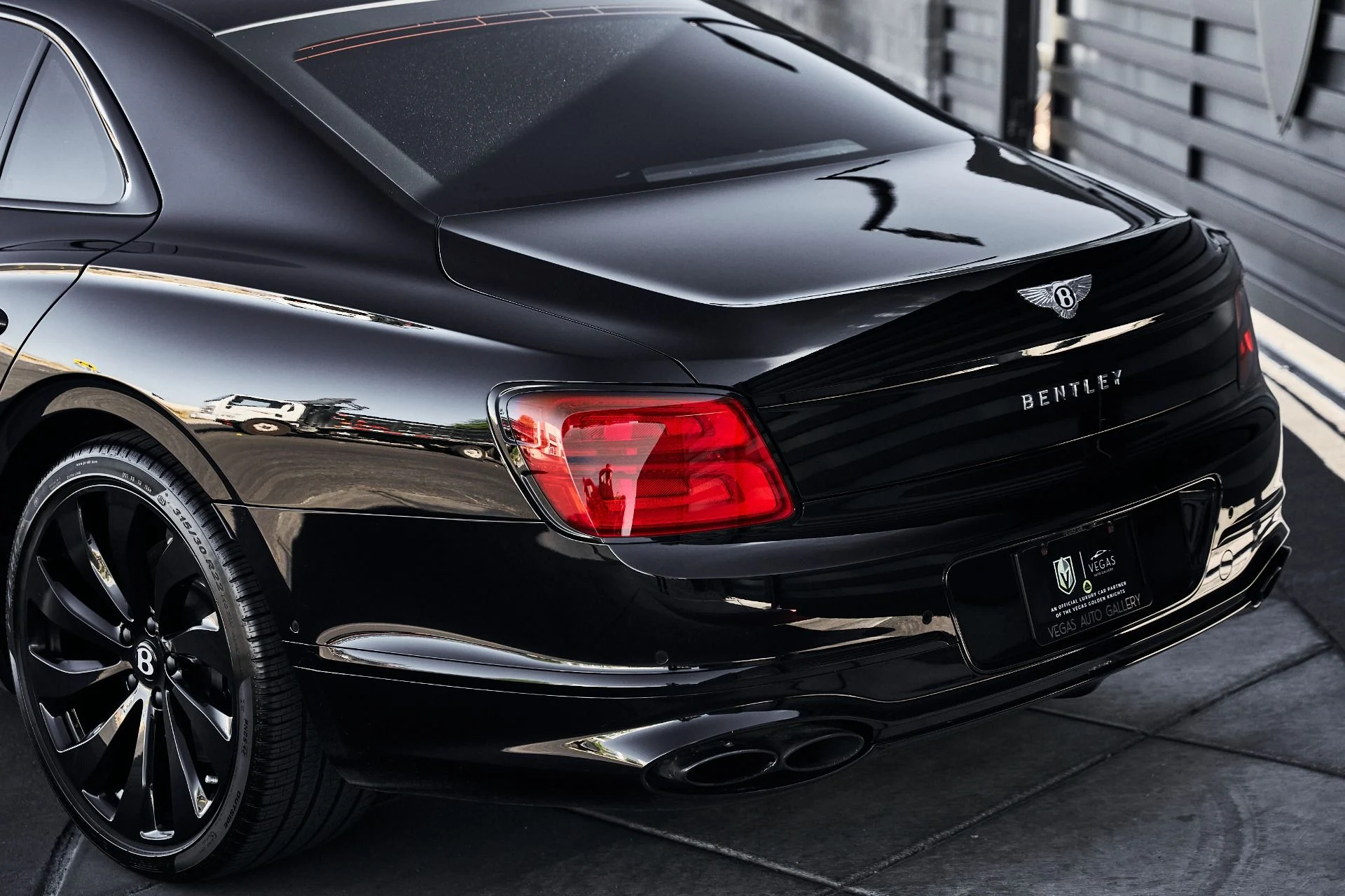 mph007_3633622782_Used_2022_Bentley_Flying_Spur_V8_1788485960_f17b3a82c0