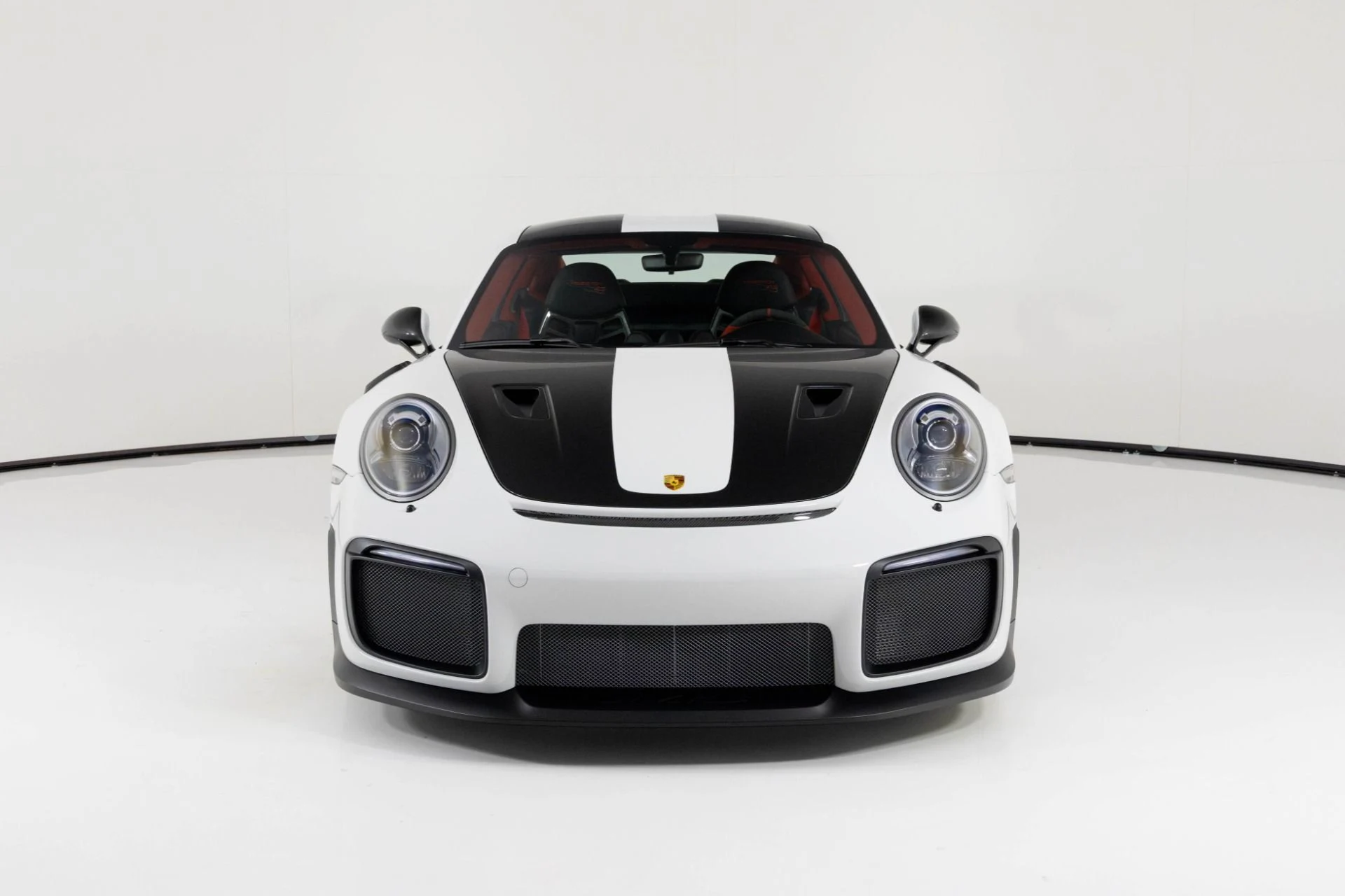 mph007_363777143_Used_2018_Porsche_911_GT_2_RS_1763501268_9390ae18ce