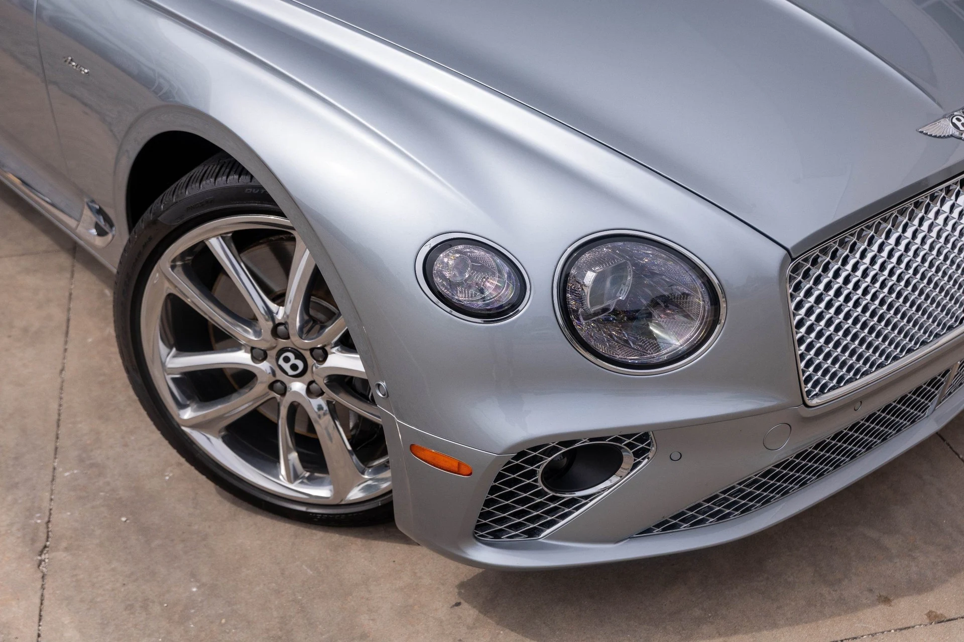 mph007_3639881952_Hi_Tech_Luxury_Imports_LLC_SCBDG_4_ZG_5_PC_006635_image_7_115505a8e1