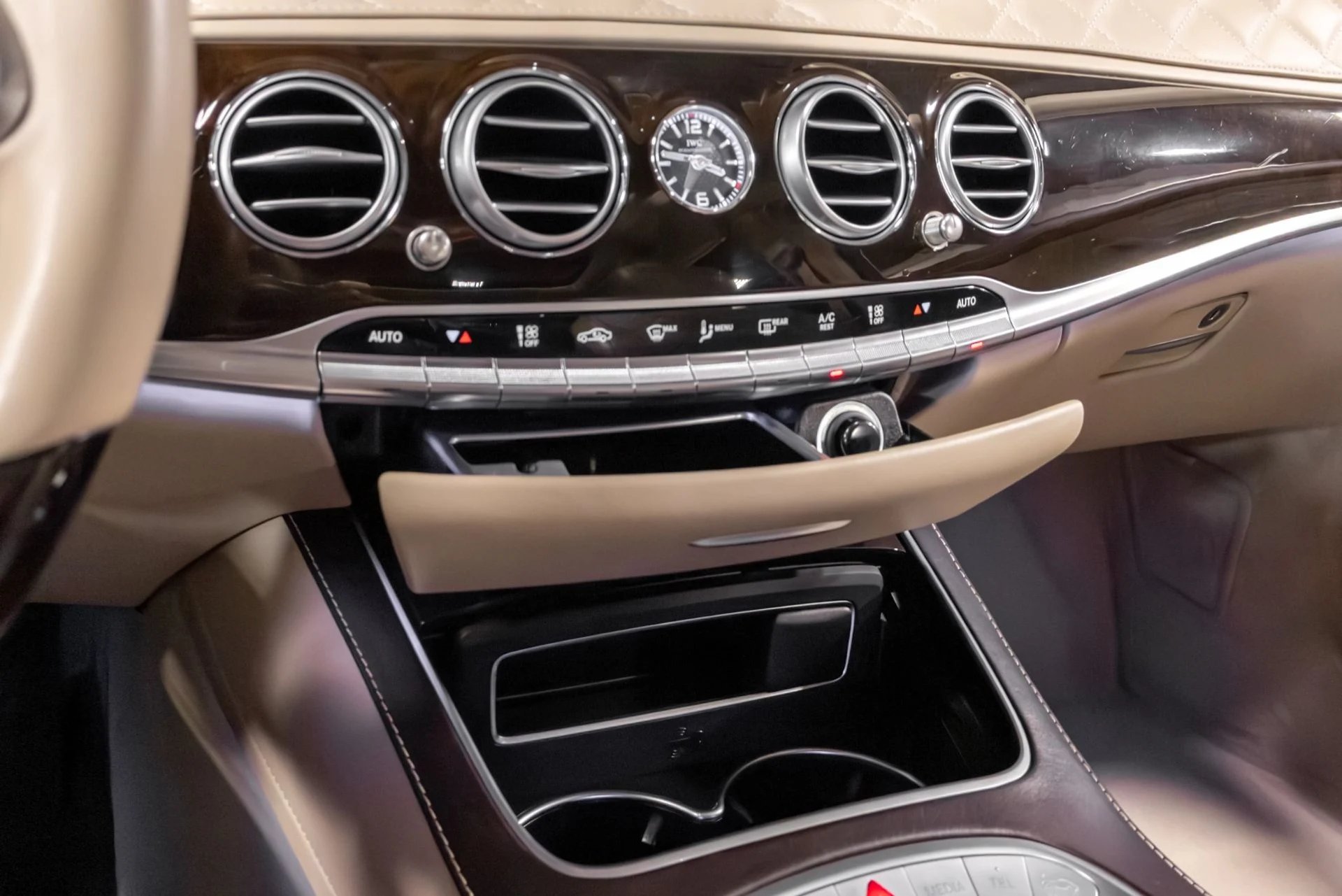 mph007_3640493557_Used_2020_Mercedes_Benz_S_Class_Maybach_S_560_4_MATIC_1762813643_1b179e45d2