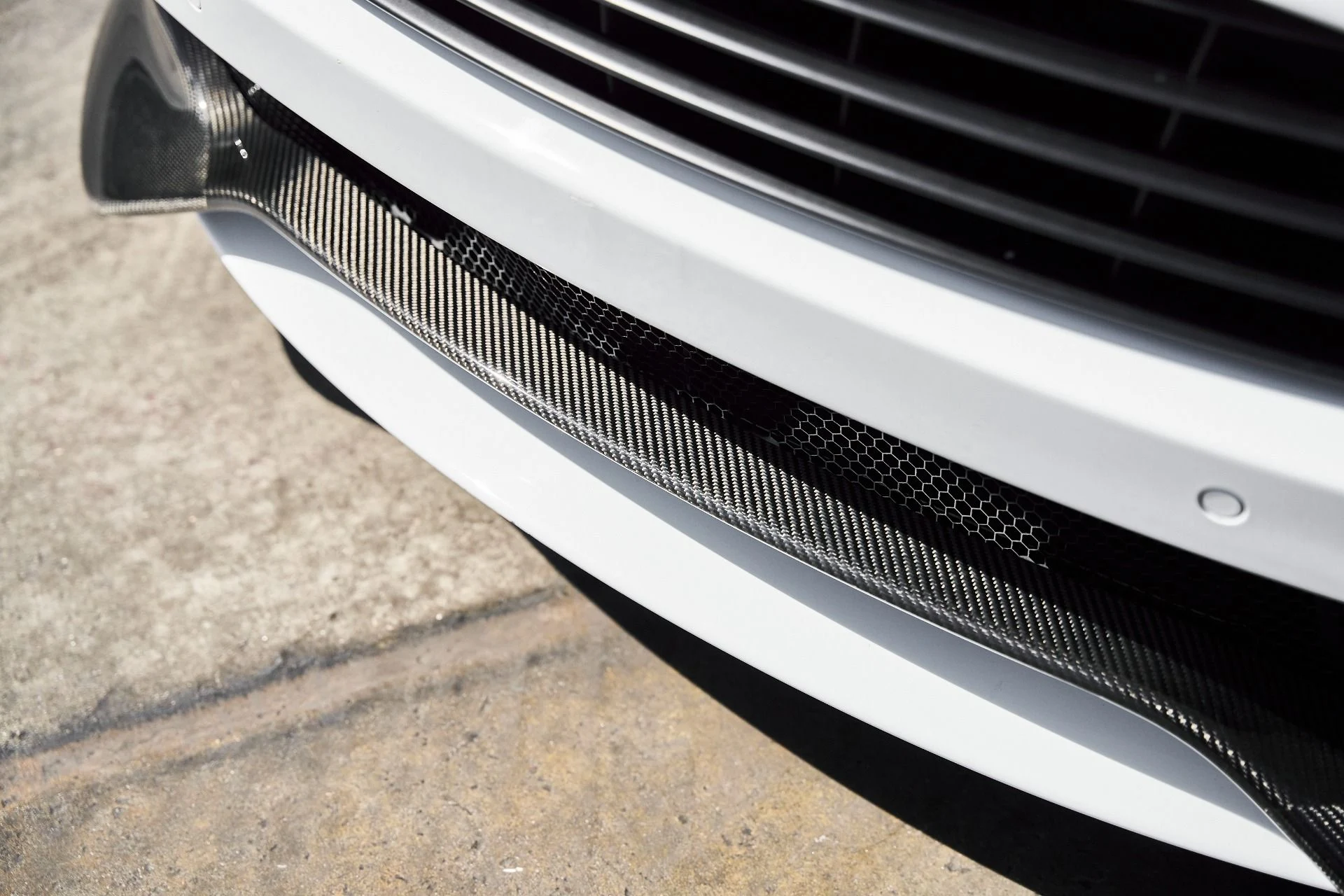 mph007_3640502966_Used_2017_Aston_Martin_Vanquish_Volante_1773797493_d5f86e2dd5