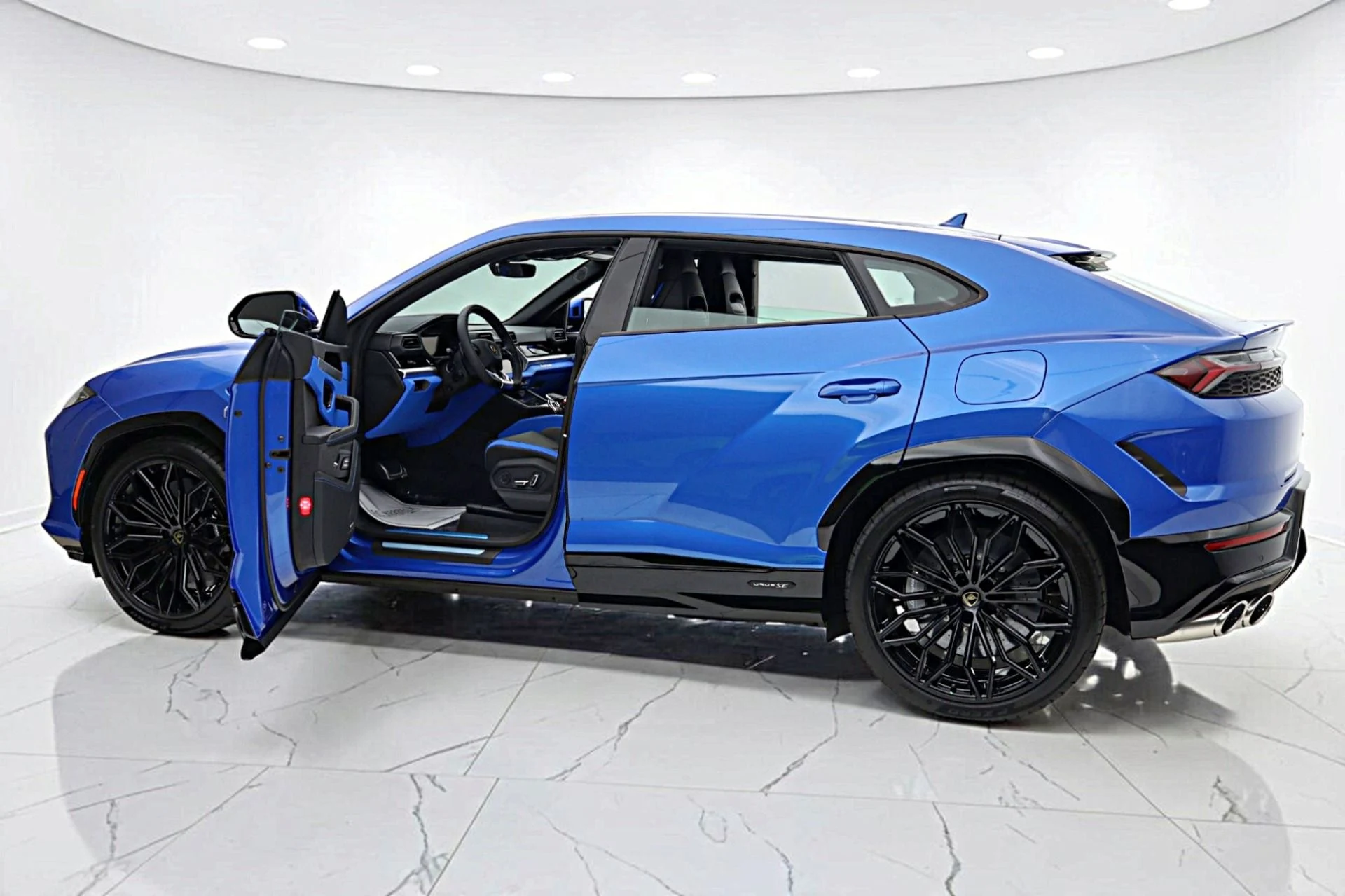 mph007_3642473154_New_2026_Lamborghini_Urus_SE_6d47f3279f