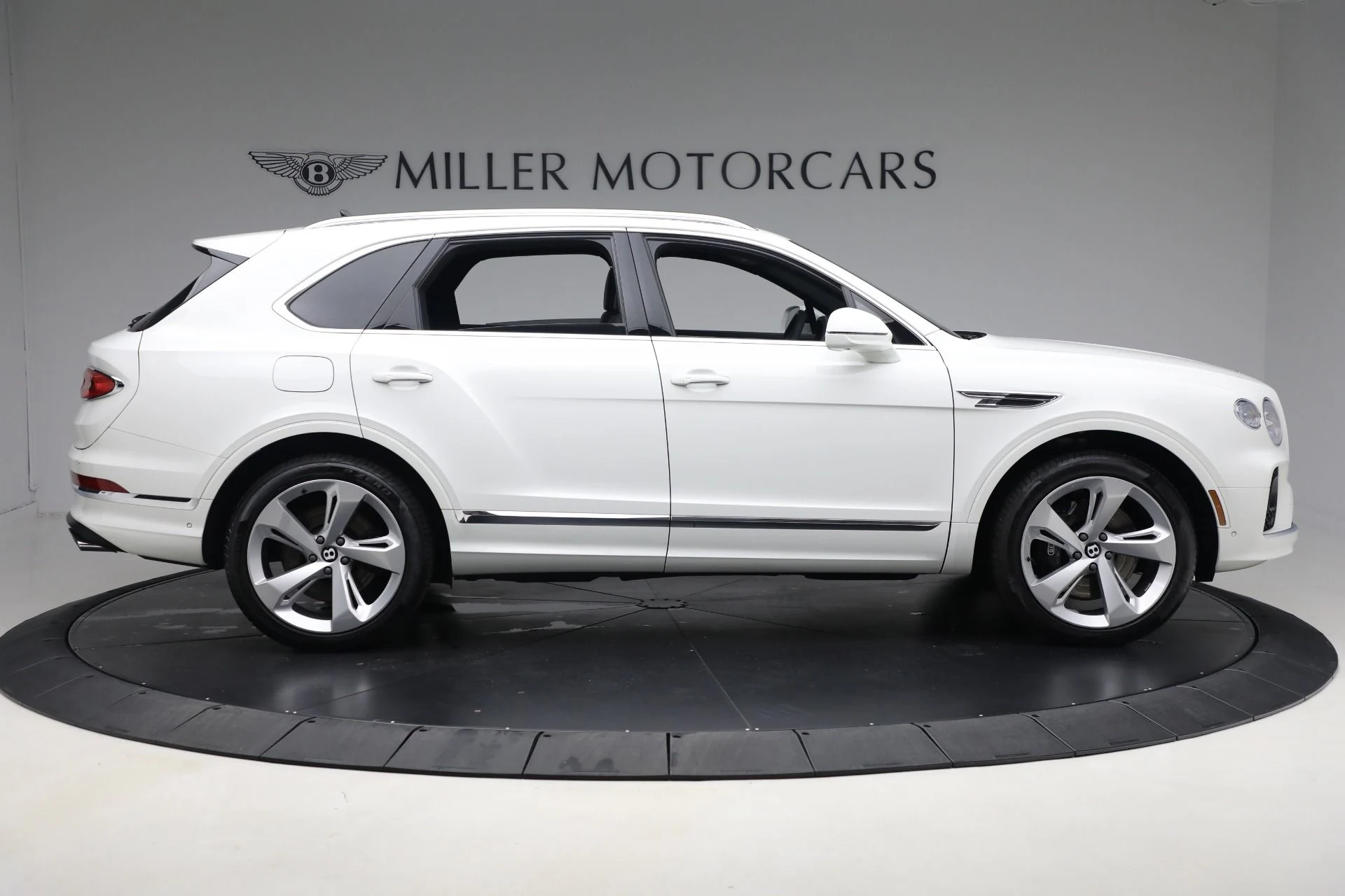mph007_3645870318_Used_2023_Bentley_Bentayga_V8_5d837d7612