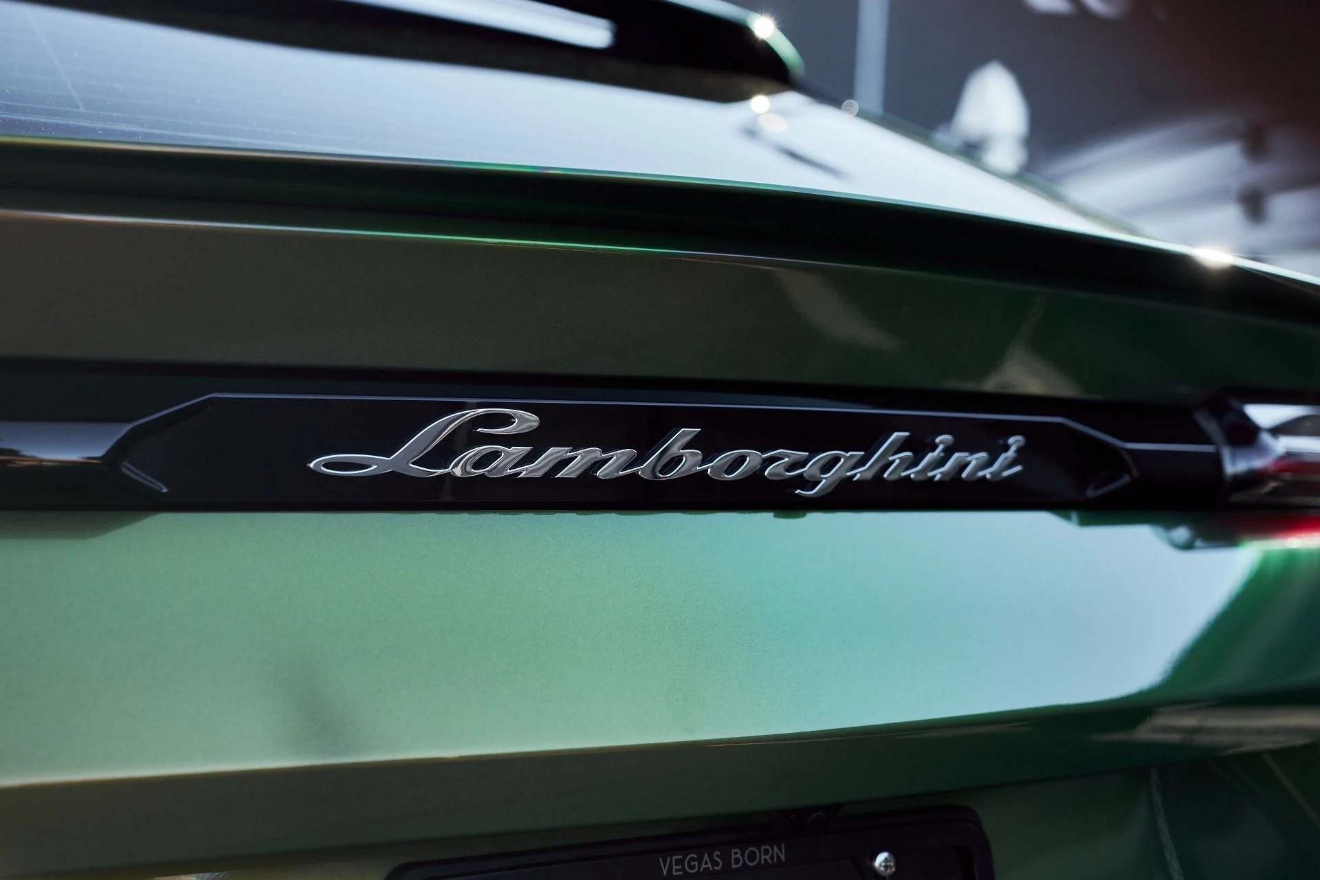 mph007_3651913038_Used_2022_Lamborghini_Urus_1764710411_85155ea73b