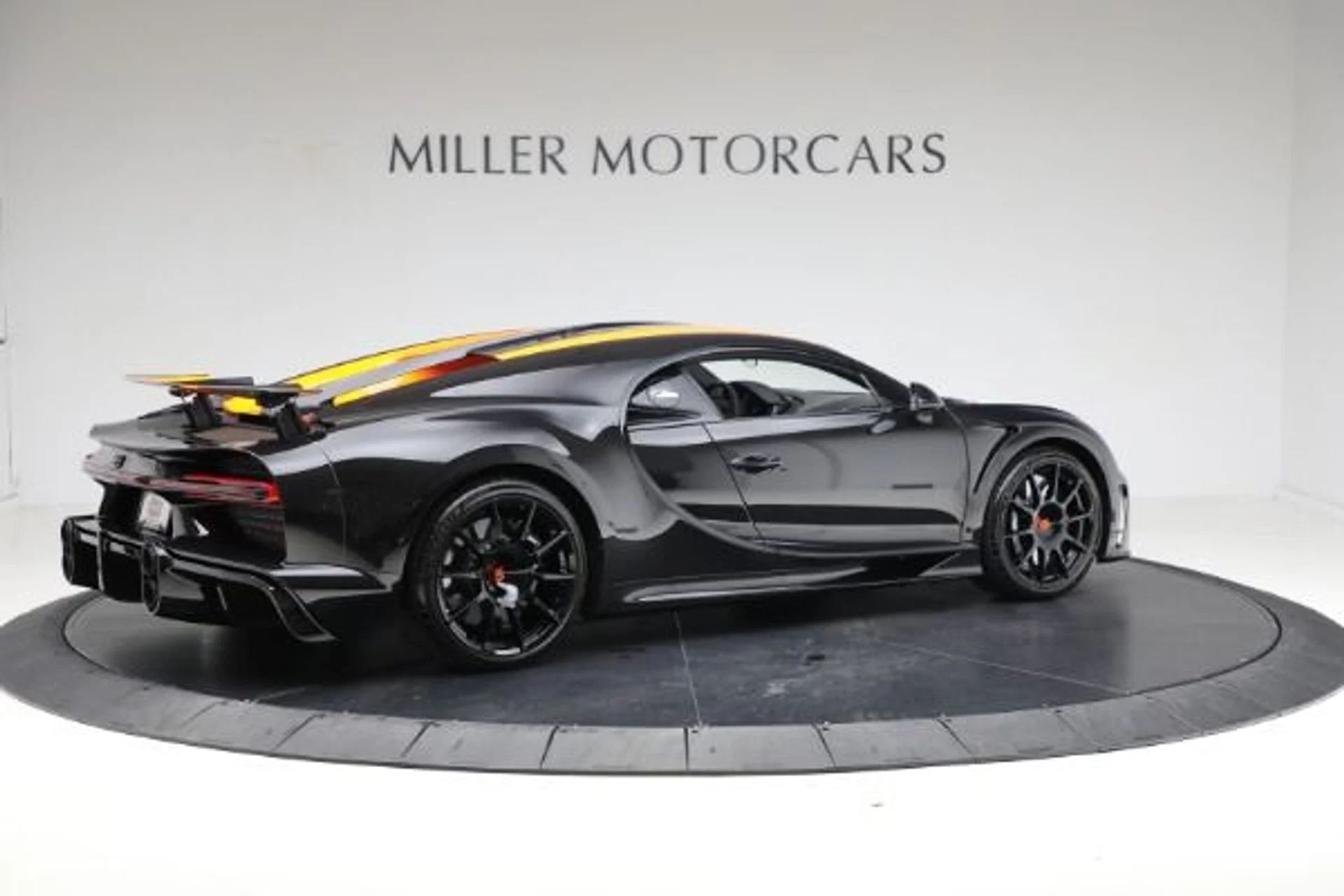 mph007_3659601963_Used_2022_Bugatti_Chiron_Super_Sport_9369385dc5