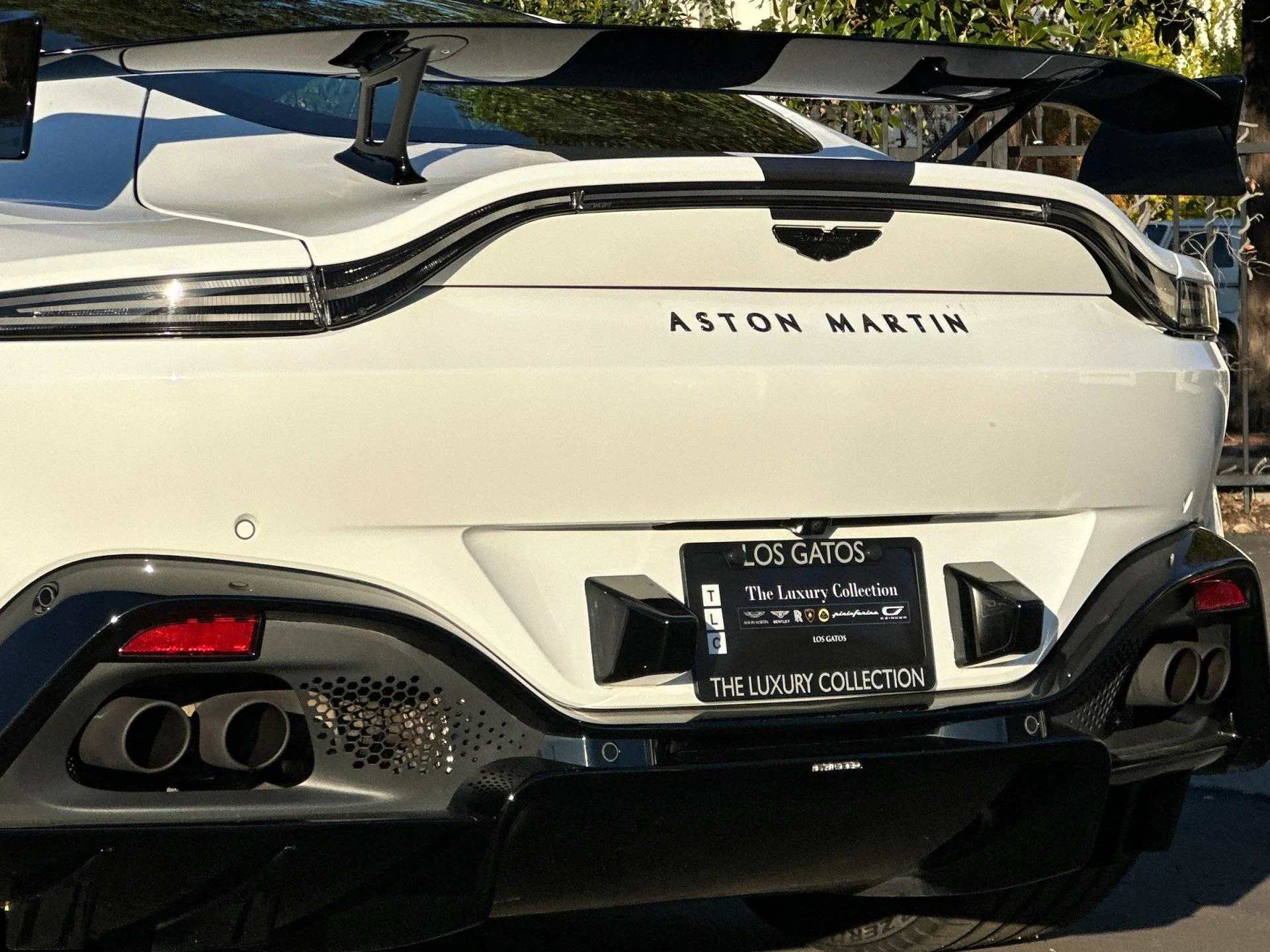 mph007_3662365187_Used_2022_Aston_Martin_Vantage_F1_Edition_1765551968_d24277dacb