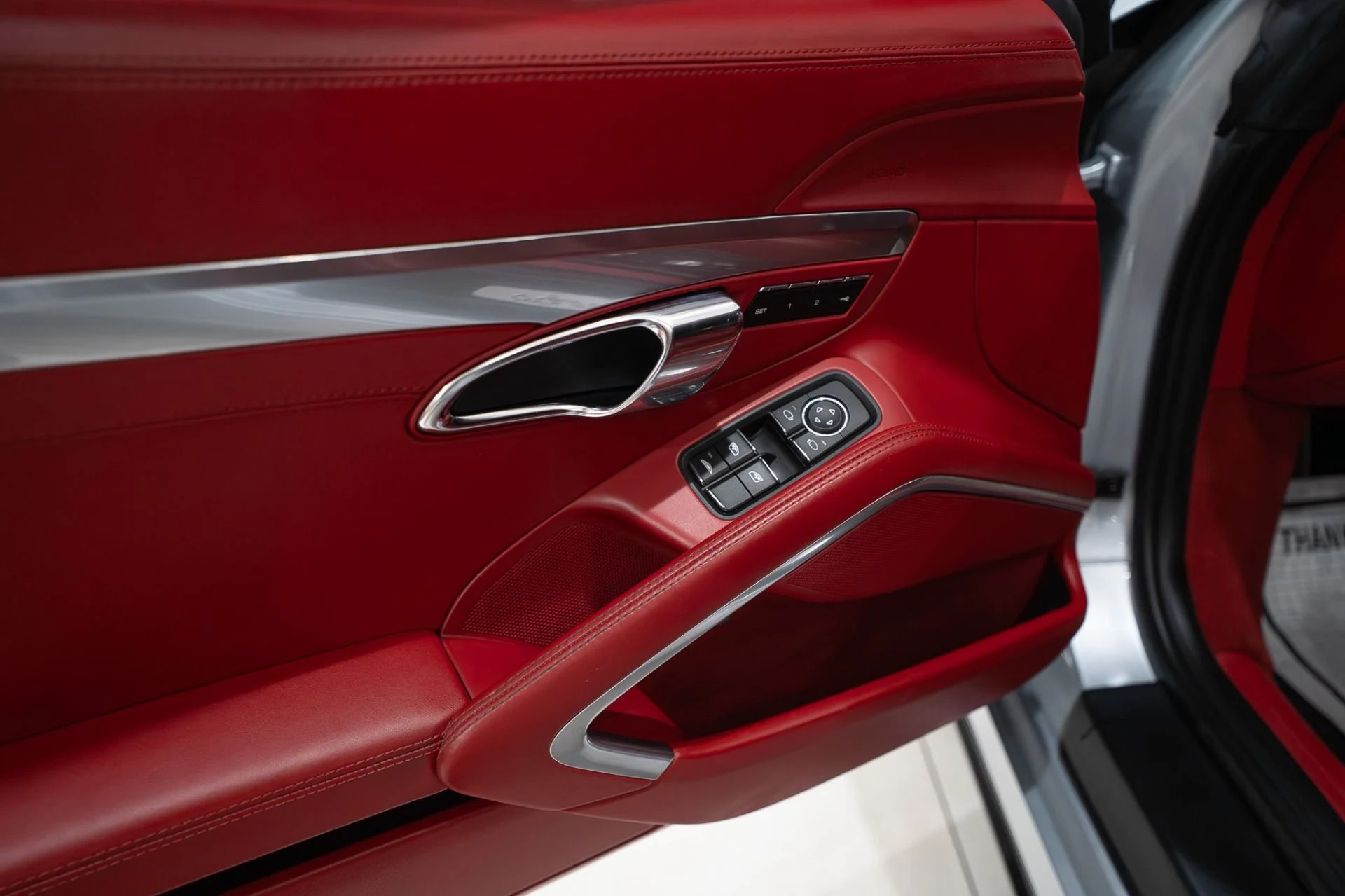 mph007_3663042962_13247_p8_l_7b5a7dda9c