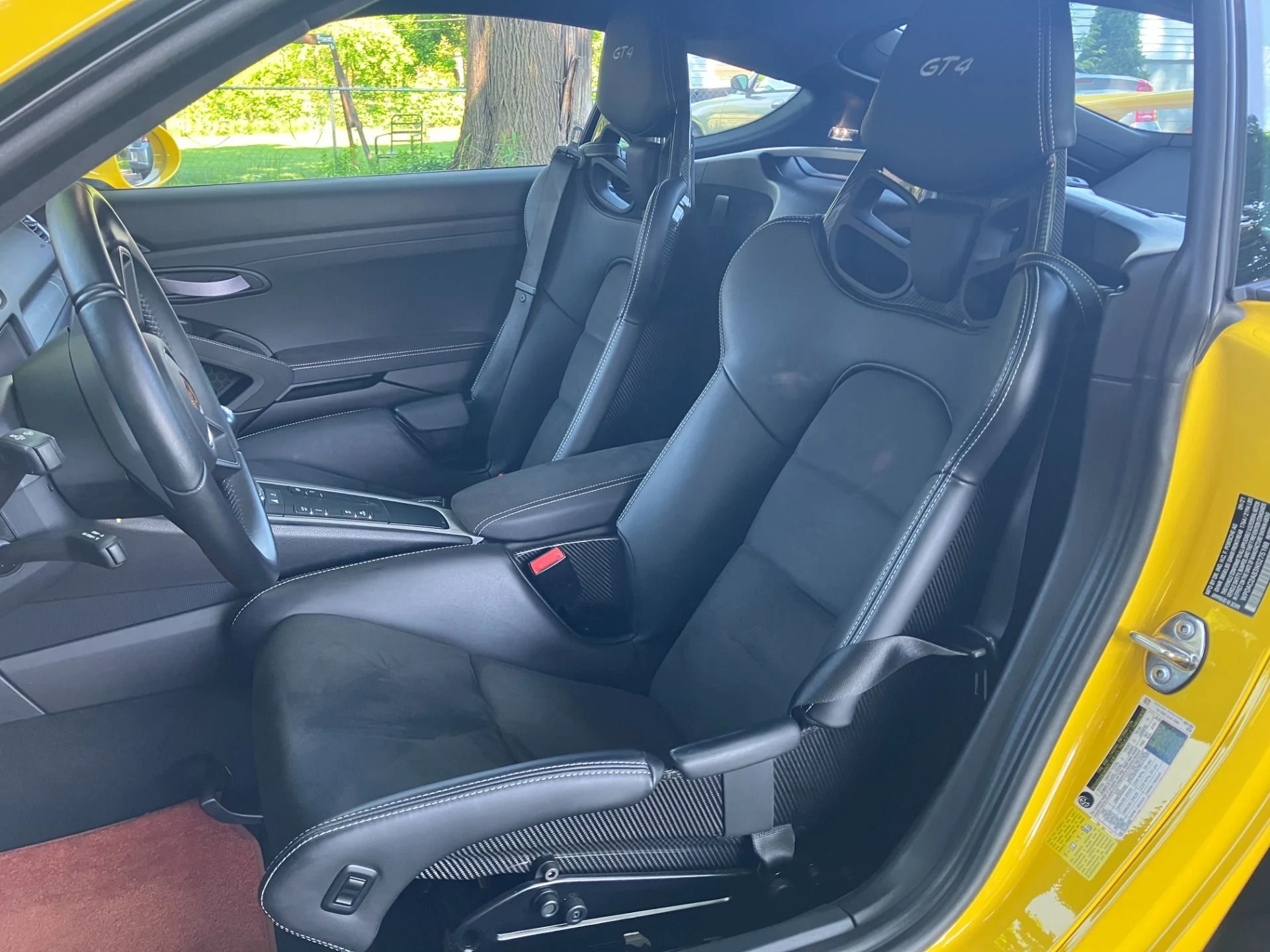 mph007_3667863413_Used_2022_Porsche_718_Cayman_GT_4_1759429560_dbf36e1d20