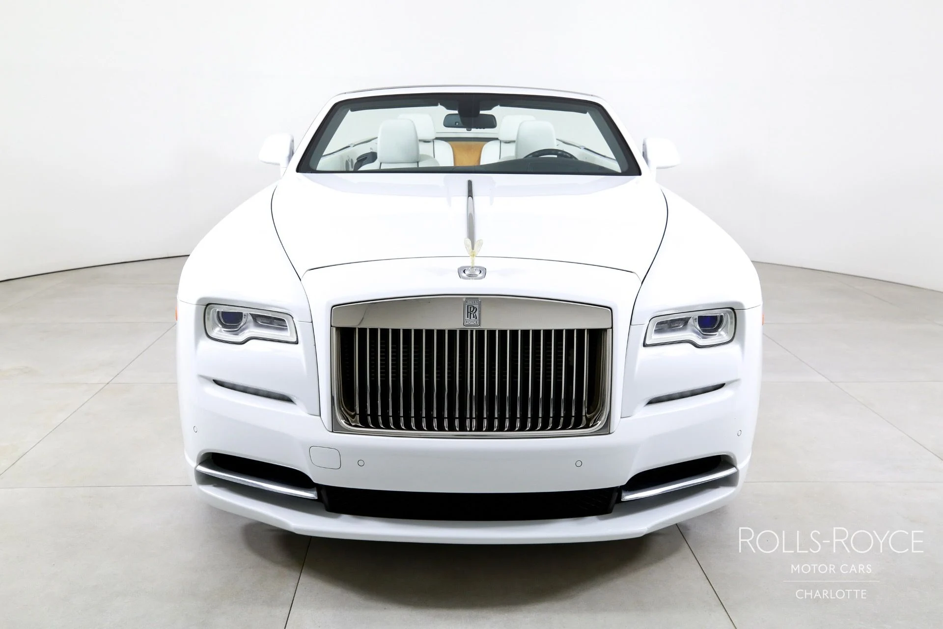 mph007_3678394757_Used_2019_Rolls_Royce_Dawn_1750192596_42eba7ca6f