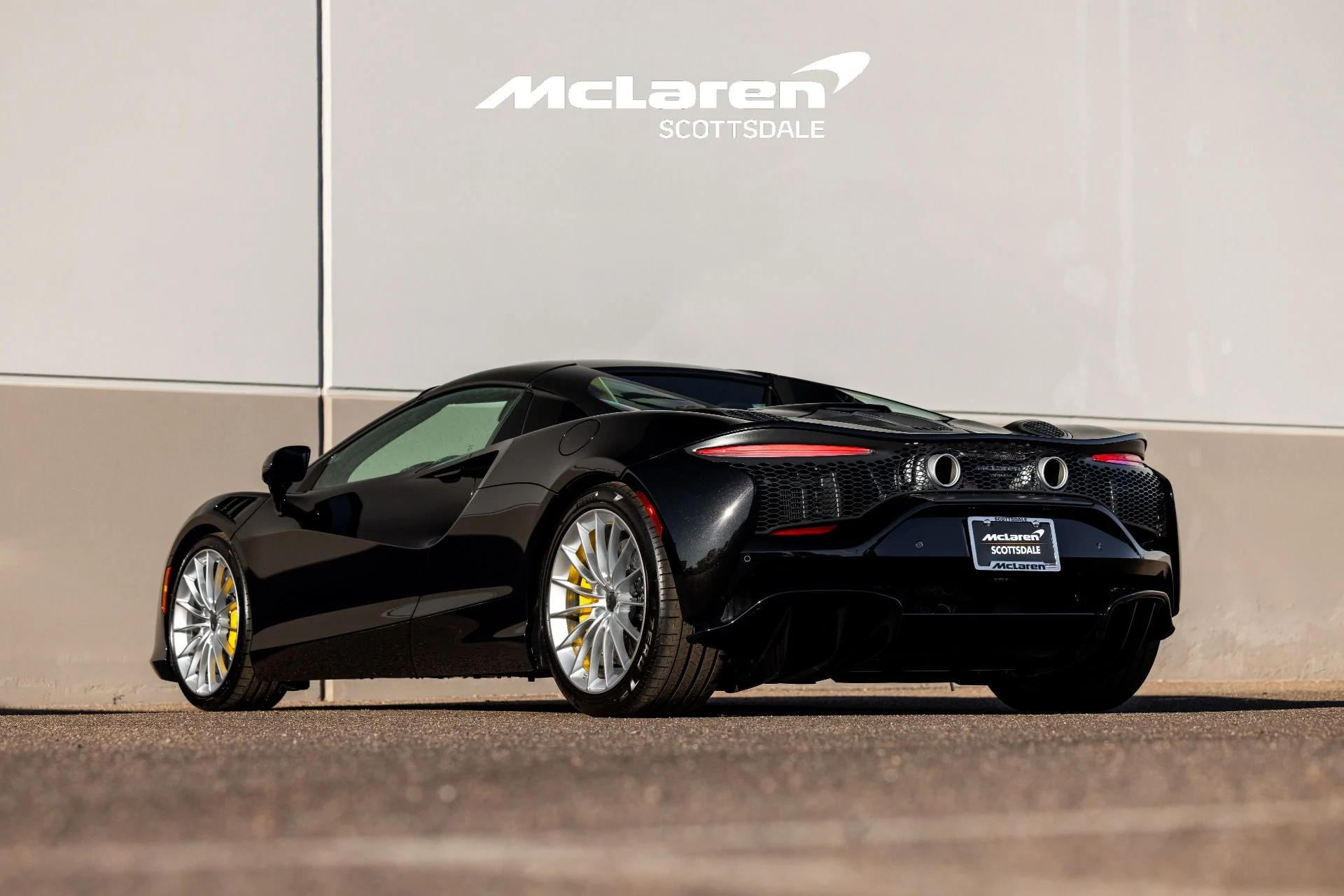 mph007_3678484622_Used_2025_MCLAREN_ARTURA_Performance_1729876898_4ae9cc76f3