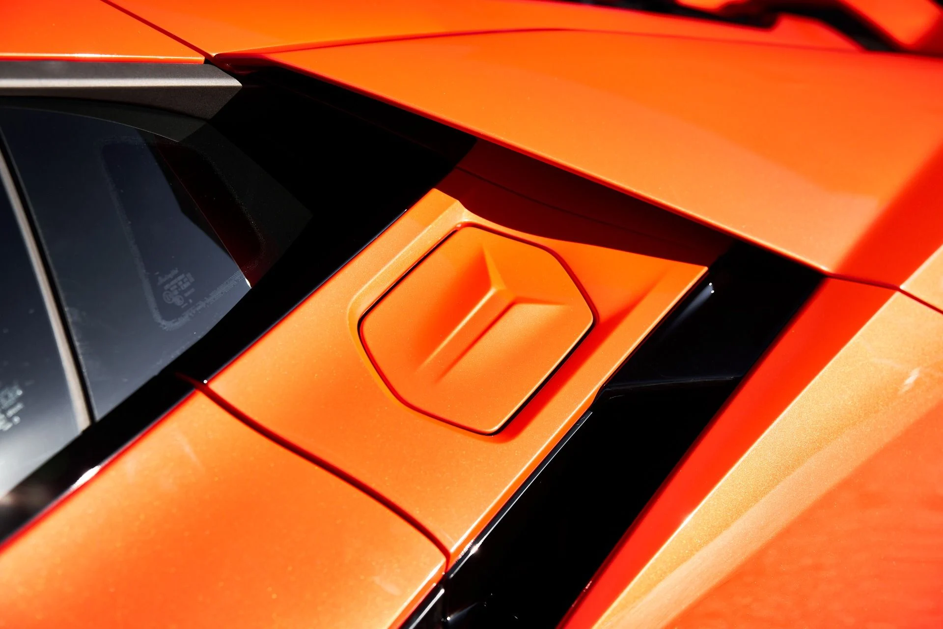 mph007_3692739937_Used_2024_Lamborghini_Revuelto_Base_1755224841_7e3ae10941