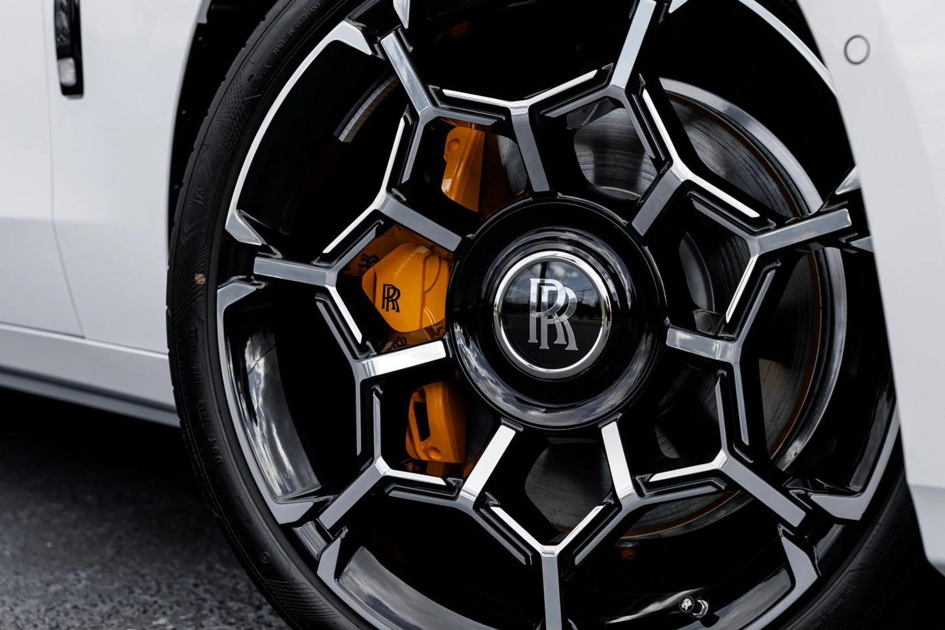 mph007_3705972734_841bc495b23e14940d8a64c97288f904x_f18670552f