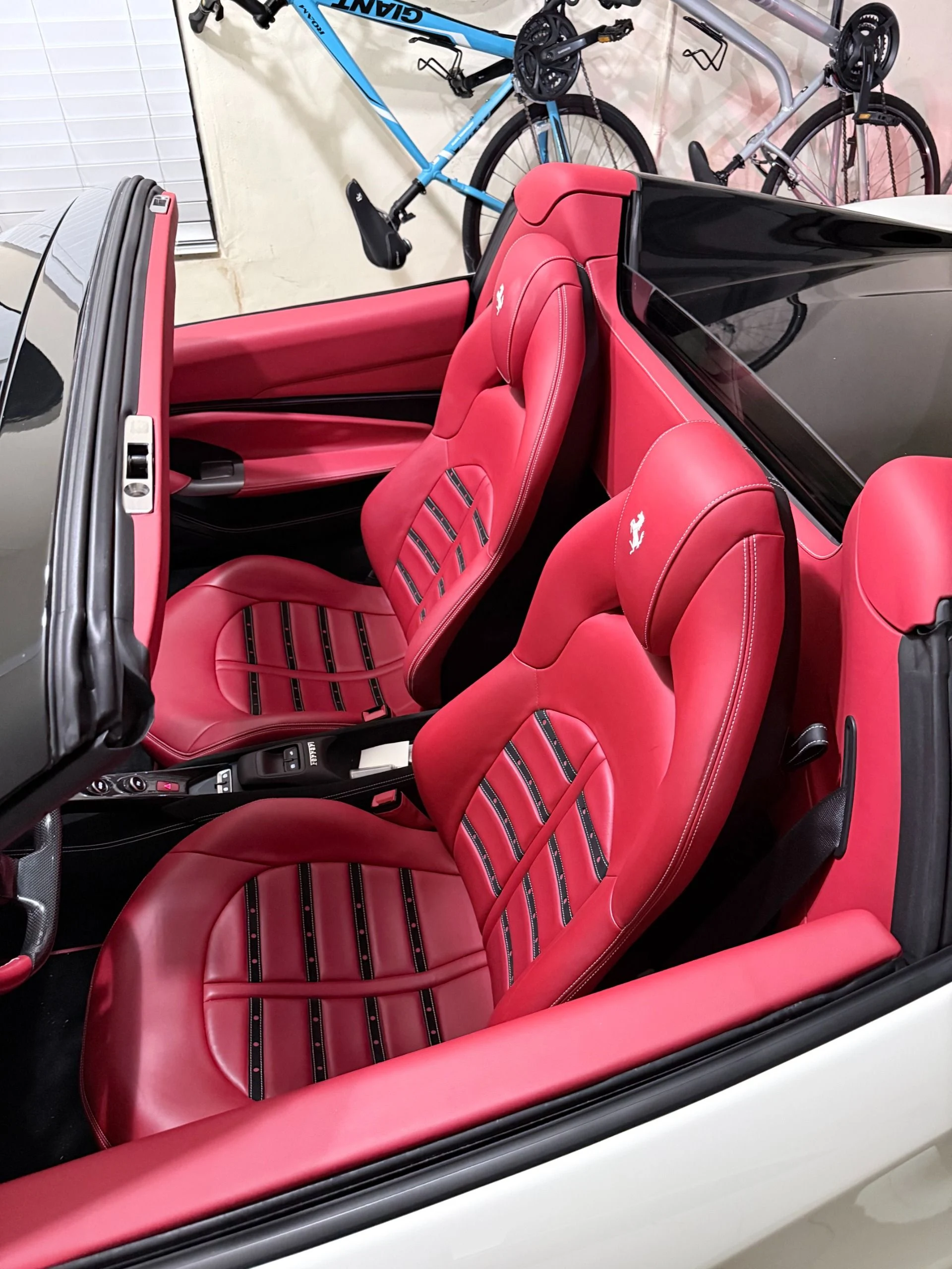 mph007_371496259_Used_2021_Ferrari_F8_Spider_1761691357_d1bf80ed25