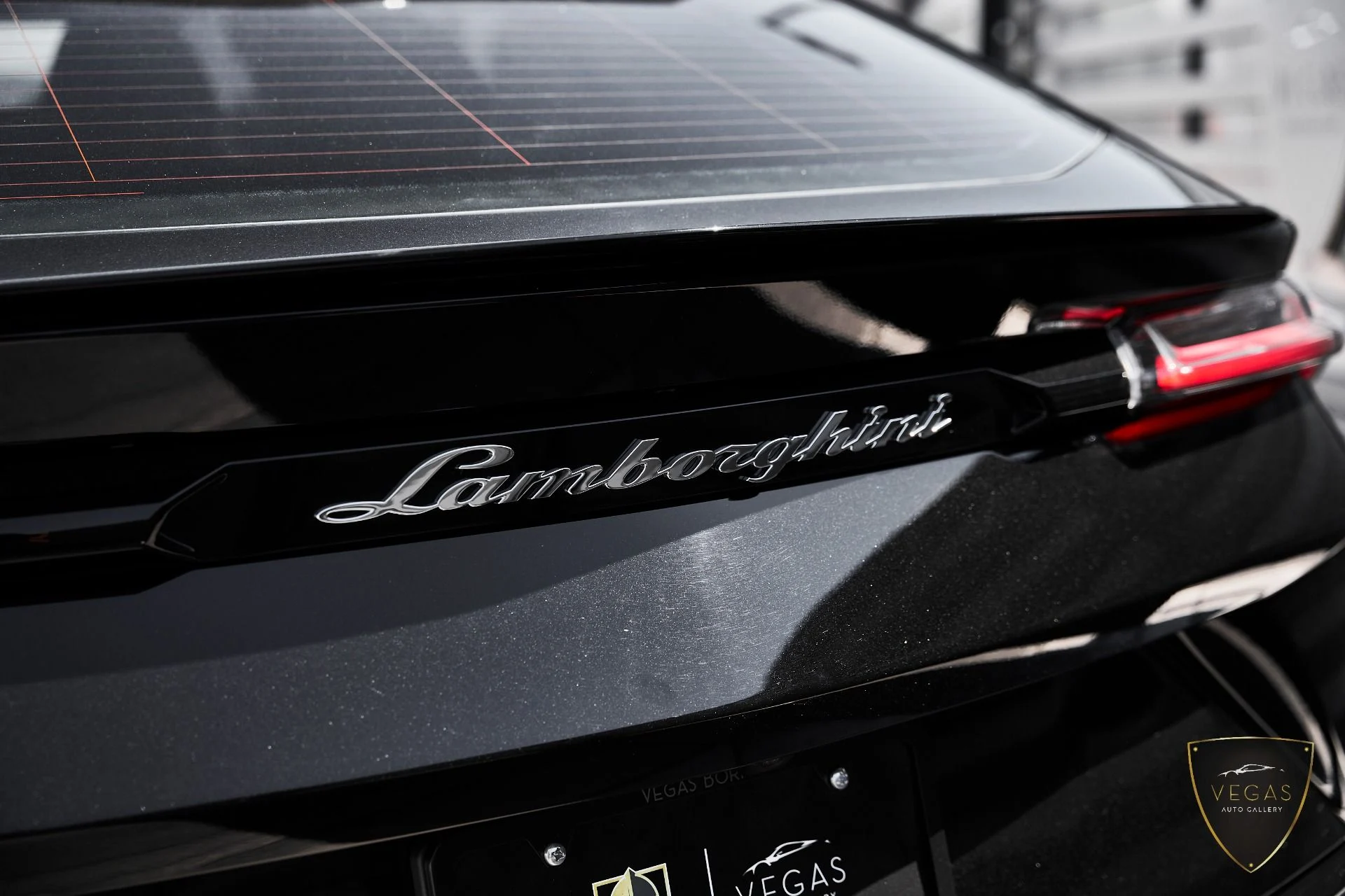 mph007_3717145589_Used_2022_Lamborghini_Urus_1782337560_ff7f869268
