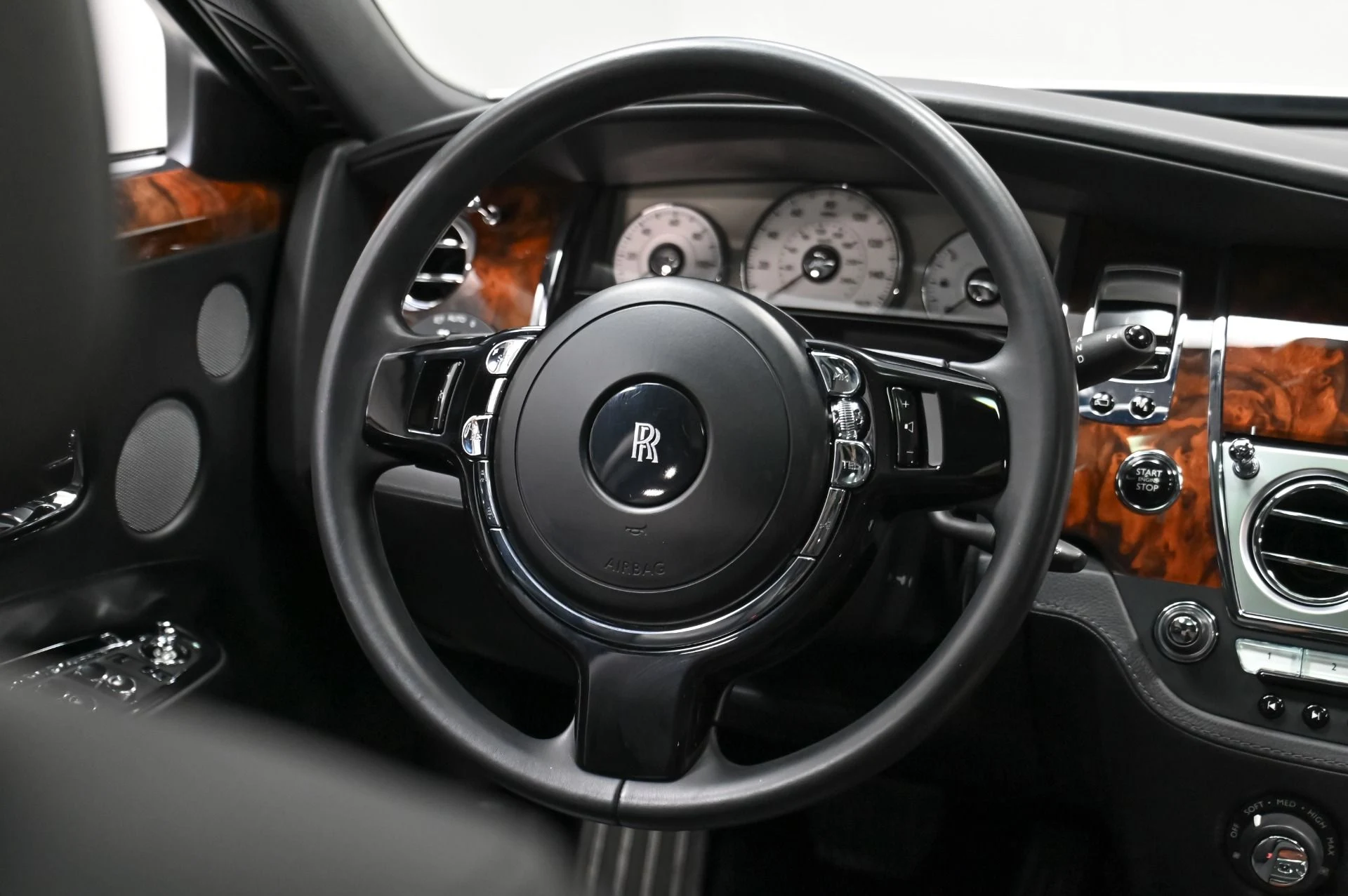 mph007_3723158208_Used_2012_Rolls_Royce_Ghost_1757528739_0b204c5741