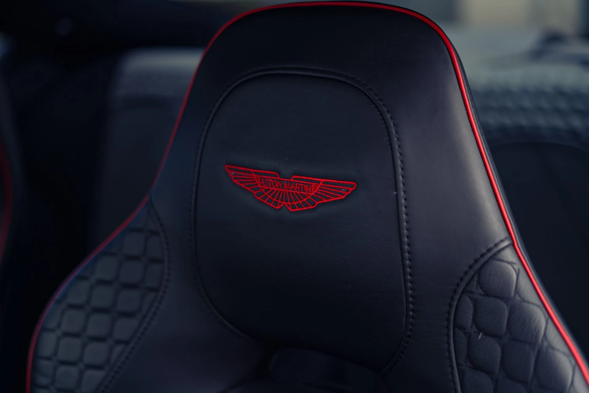 mph007_3725508272_Used_2014_Aston_Martin_Vanquish_Carbon_Exterior_Package_1783458748_19240294c6